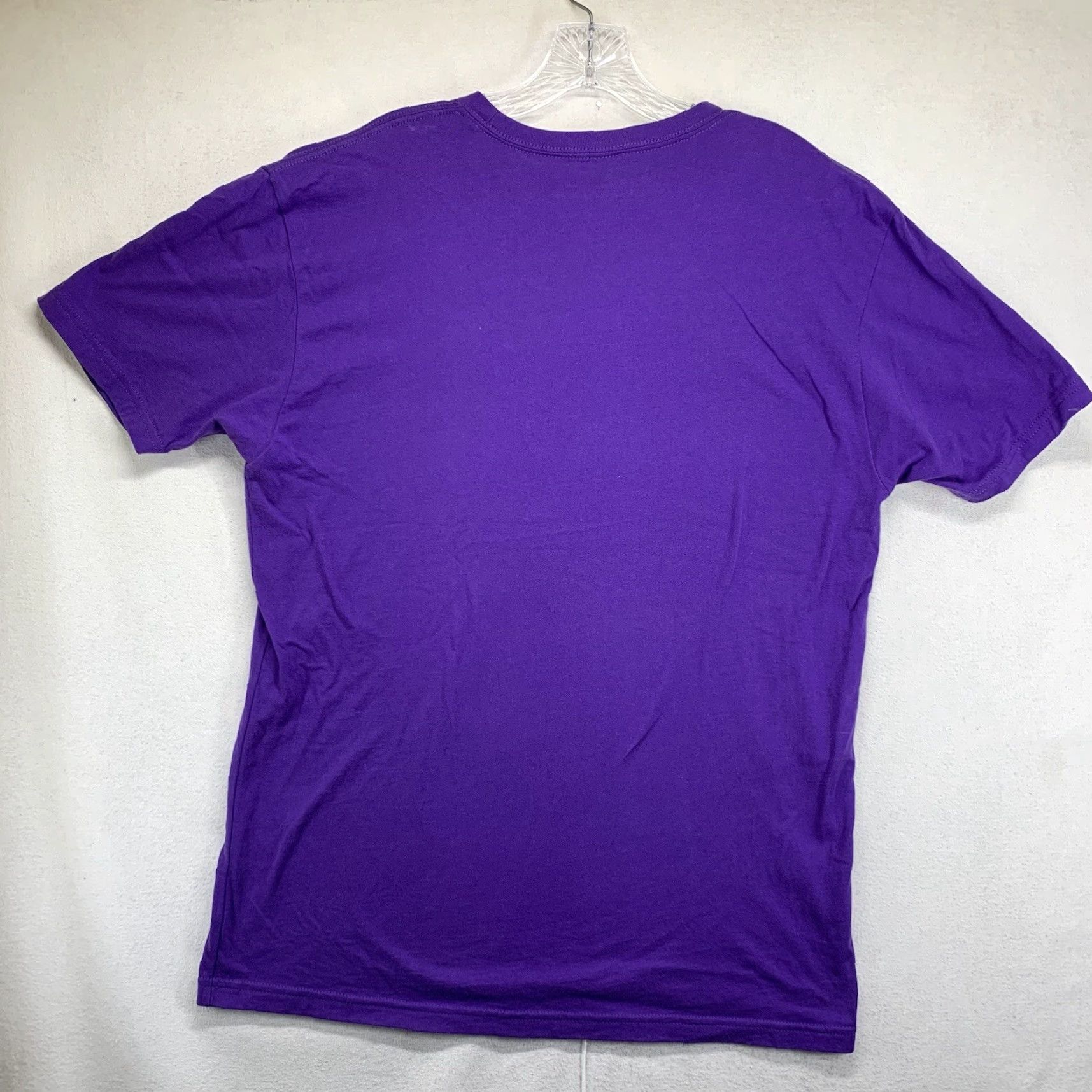 Vintage VINTAGE Design By Humans T-Shirt Men Medium Purple Art Graphic Digital Casual Size US M / EU 48-50 / 2 - 3 Thumbnail