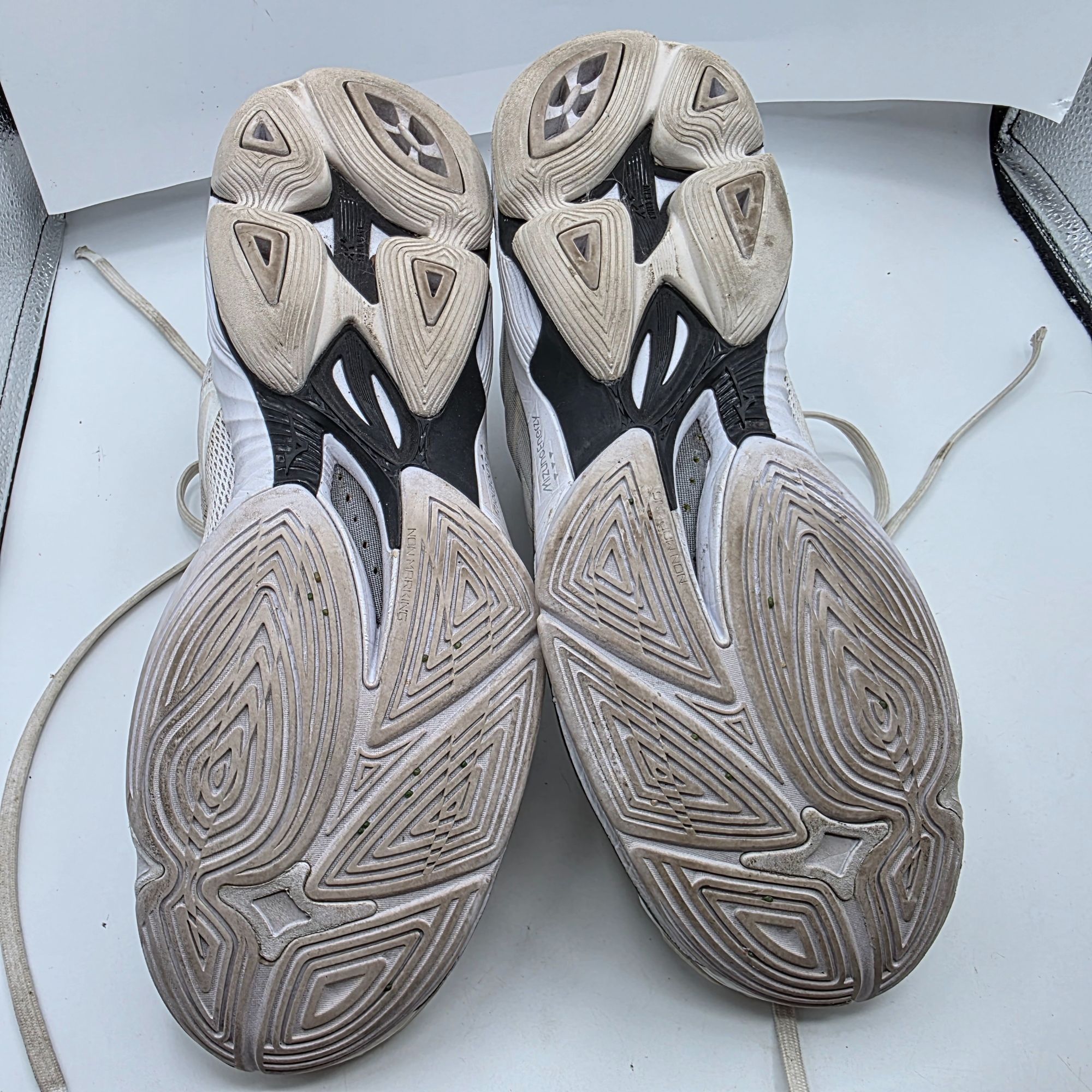 Mizuno Mizuno Wave Lightning Z7 Mens Size 11 Volleyball Shoes White Size US 11 / EU 44 - 8 Thumbnail