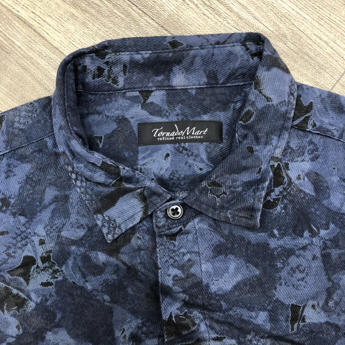 Japanese Brand × Tornado Mart 2000s Tornado Mart Japan Abstract Flowers Button Up Shirt Size US S / EU 44-46 / 1 - 5 Thumbnail
