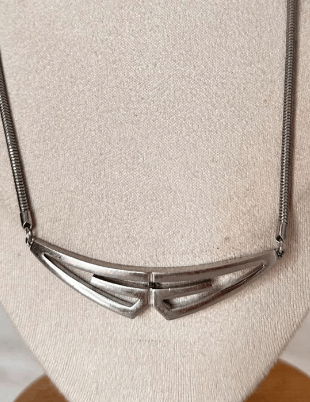 Givenchy Givenchy Necklace Chain Metal Pendant 70s Vintage EX0166 Size ONE SIZE - 1 Thumbnail