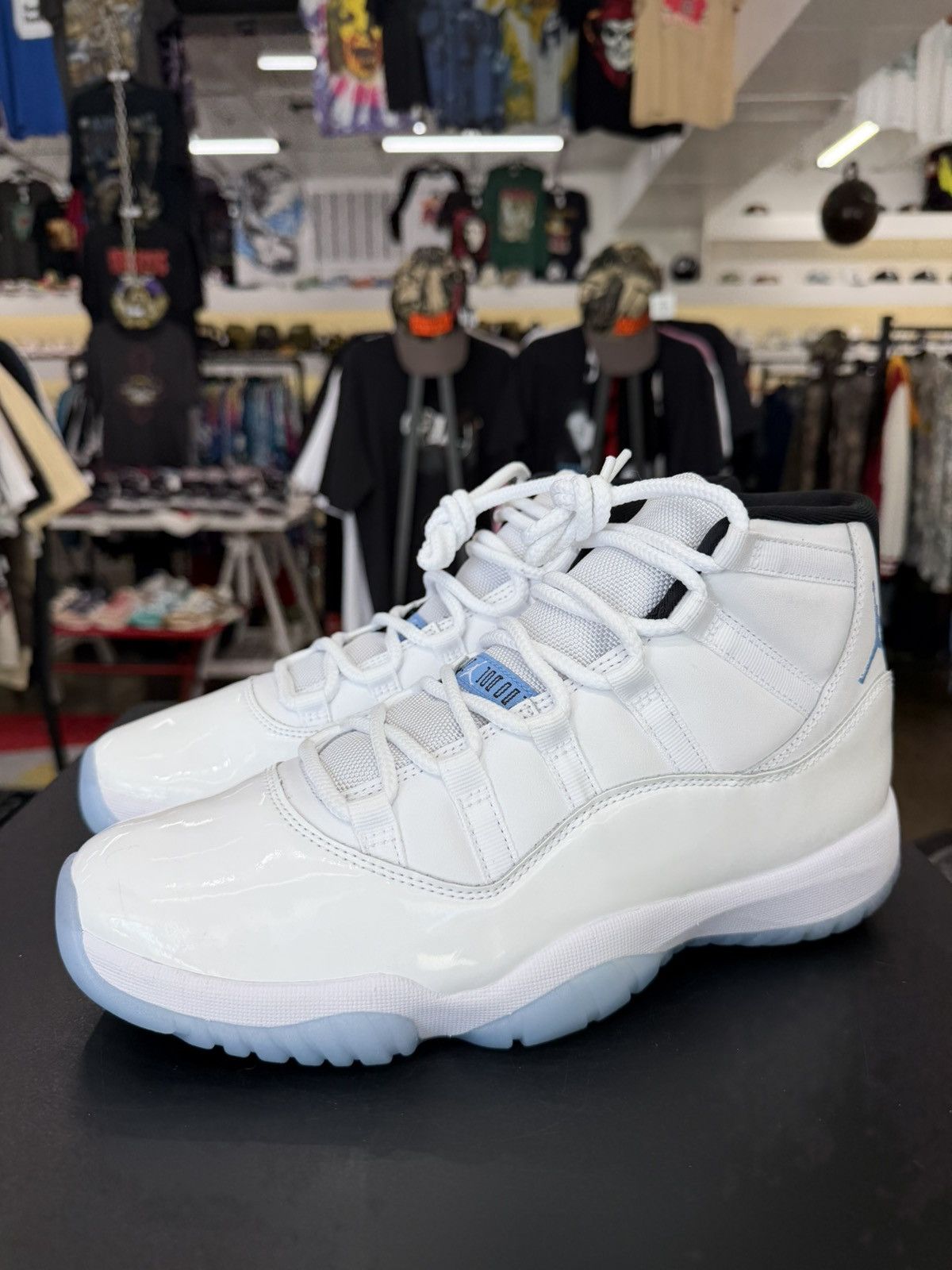 Jordan Brand Jordan 11 Legend Blue Colombia Size 10 (2024) Size US 10 / EU 43 - 1 Thumbnail