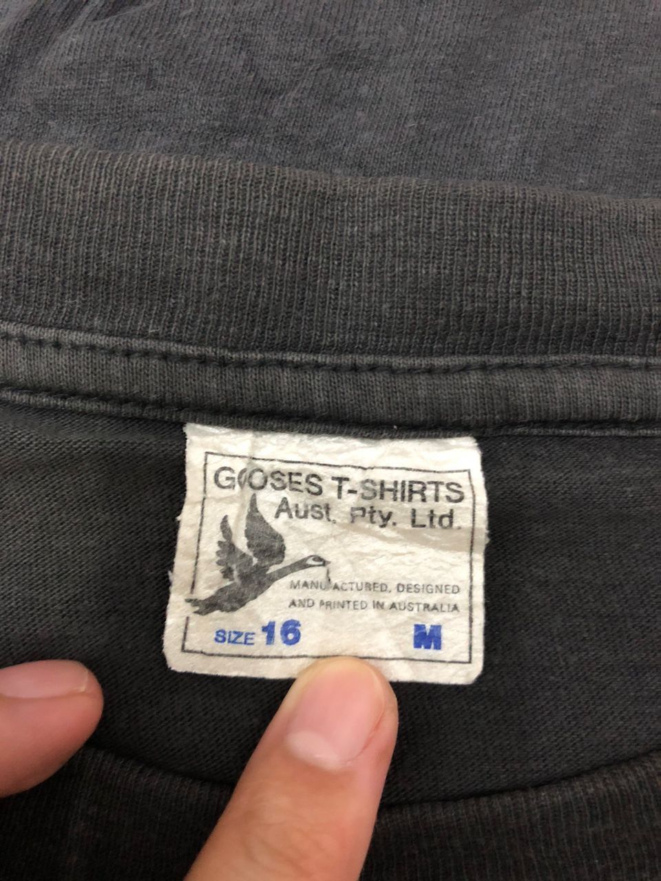 Vintage Gooses Australia 90s Vintage Tribal Art uluru Hunt Tee Size US M / EU 48-50 / 2 - 9 Thumbnail