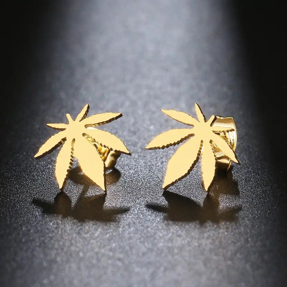 Jewelry × Vintage Stainless Steel Earrings Exquisite Maple Leaf Amulet Size ONE SIZE - 1 Thumbnail