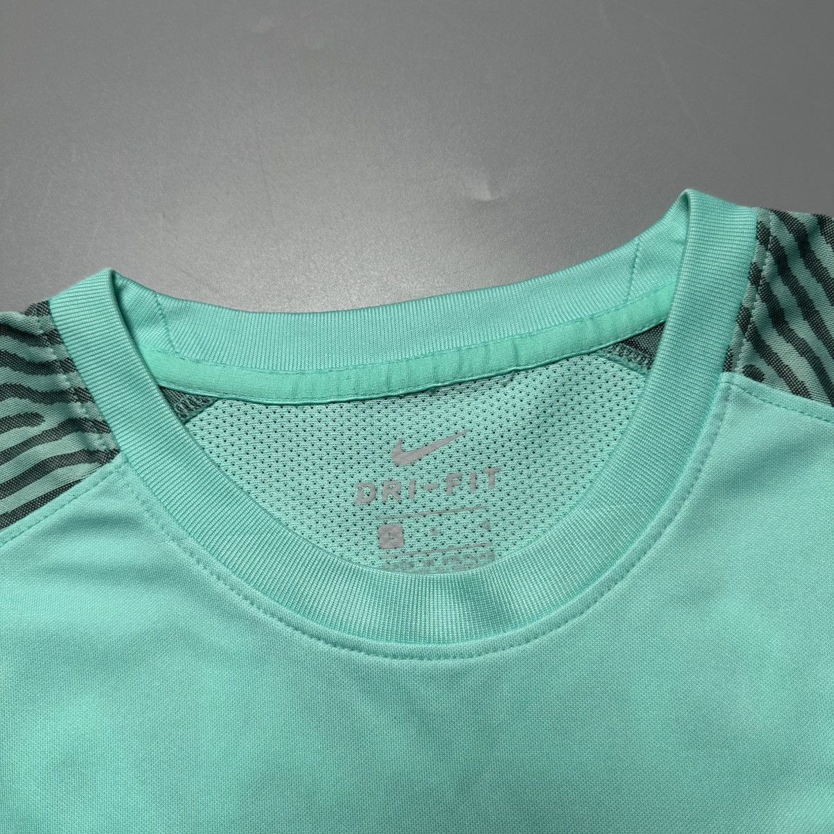 Nike BRIGHTON NIKE 2021/2022 FOOTBALL AWAY JERSEY #11 TROSSARD Size US L / EU 52-54 / 3 - 5 Thumbnail