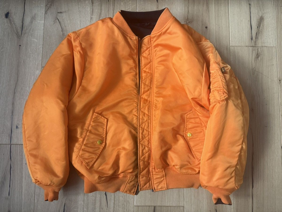 Alpha Industries × Vetements VETEMENTS SS18 Homme Emoji Reversible Bomber Size US S / EU 44-46 / 1 - 9 Thumbnail