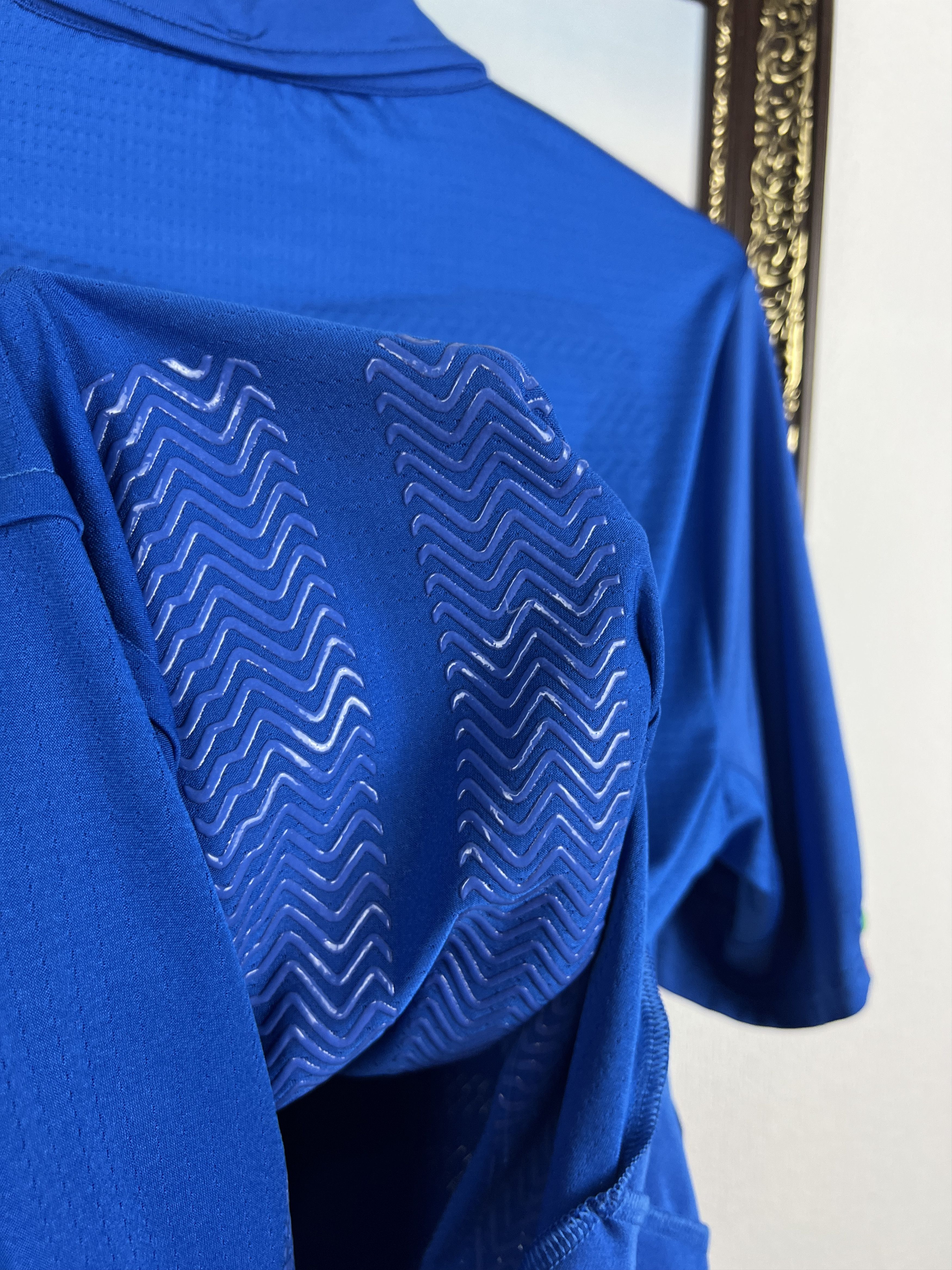 Puma Italy Home football shirt Soccer Player Issue Maglia Jersey Size US L / EU 52-54 / 3 - 10 Thumbnail