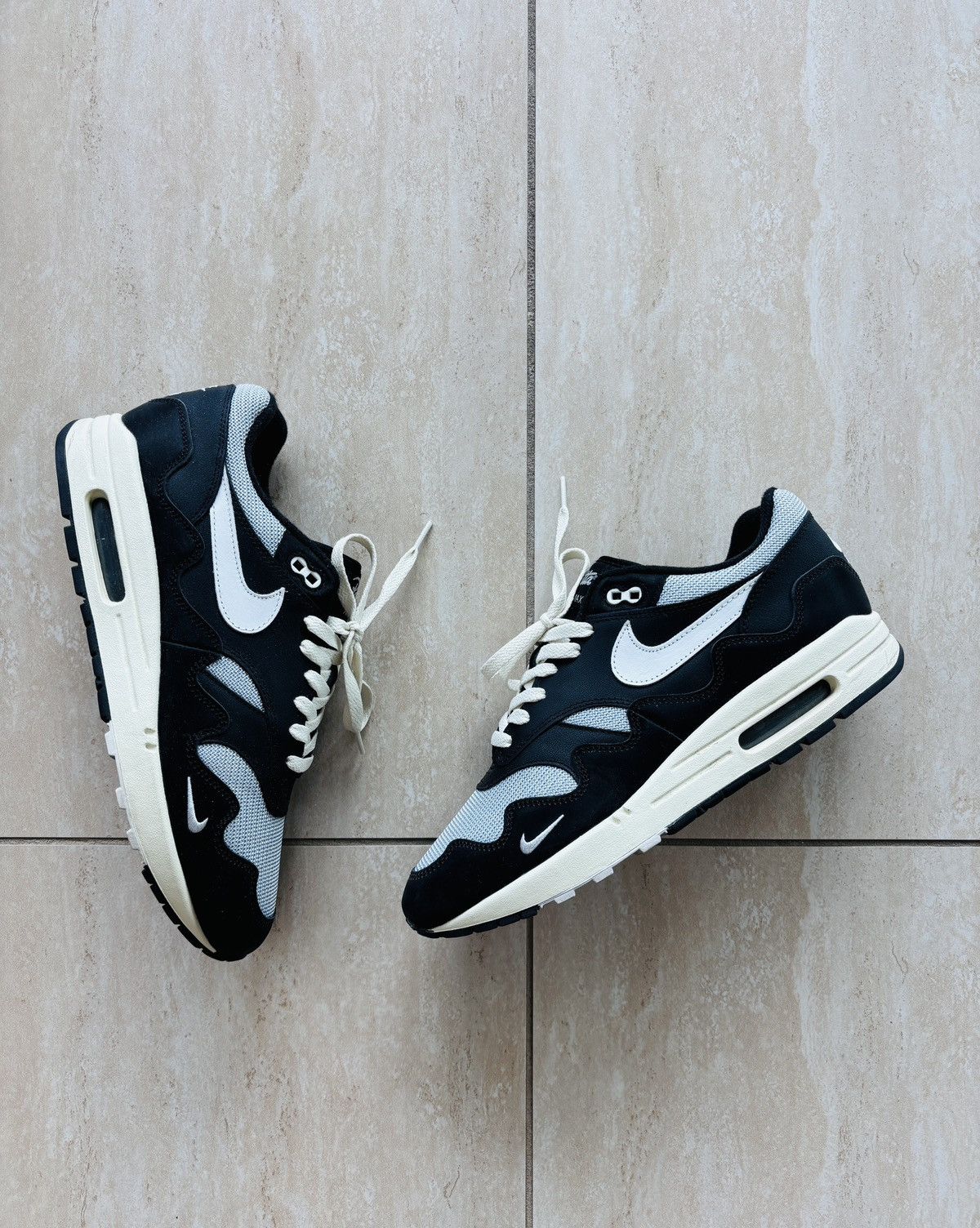 Nike × Patta Nike Patta am1 Size US 11 / EU 44 - 1 Thumbnail