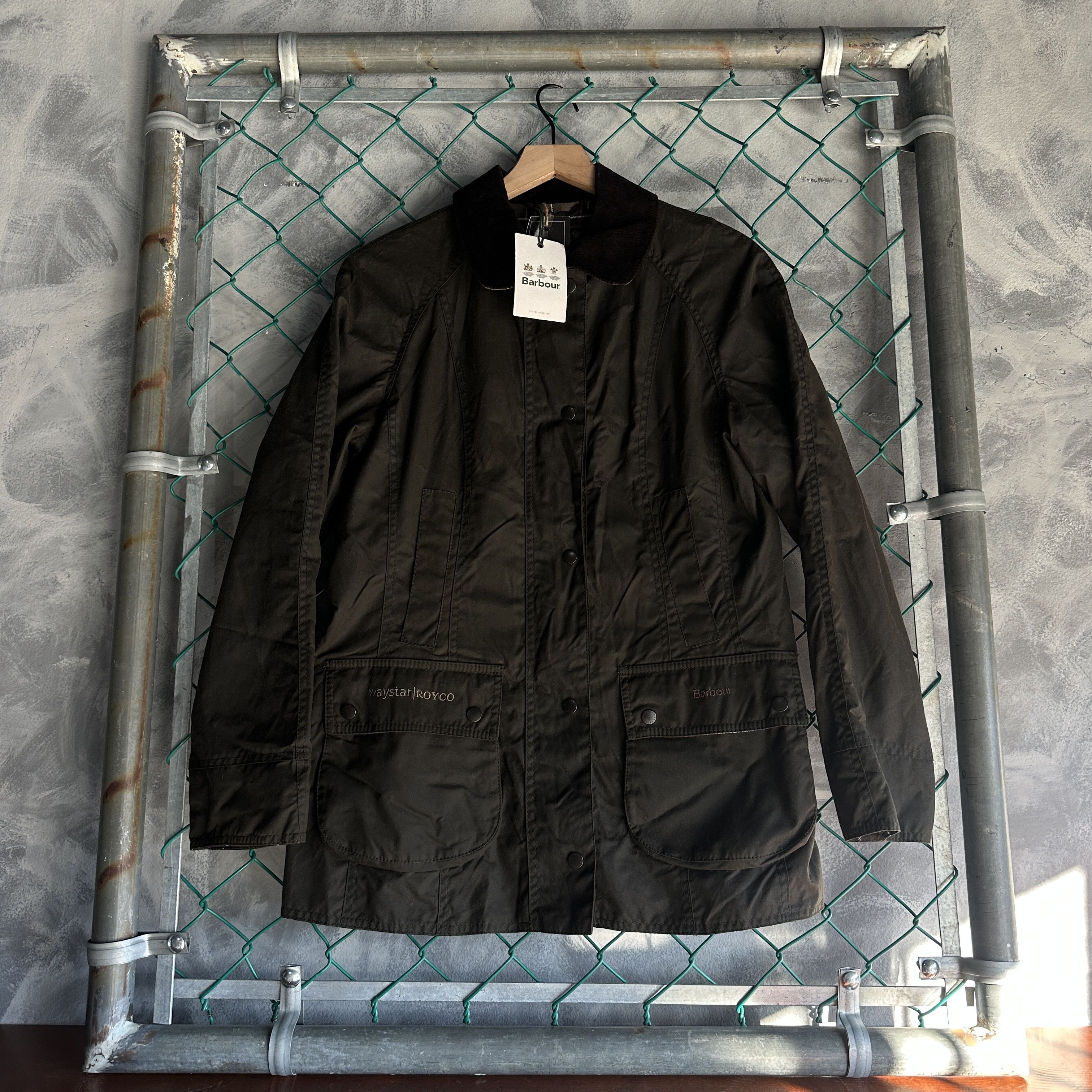 Barbour Barbour Beadnell Wax Jacket Womens Succession Waystar Royco Size M / US 6-8 / IT 42-44 - 1 Thumbnail