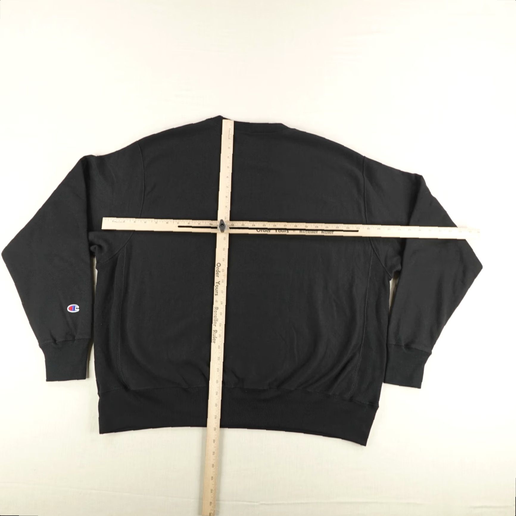 Champion VINTAGE Champion Sweatshirt Mens XL Black Reverse Weave Hulu Crewneck Pullover Sweatshirt - Black, XL, Logo, Outdoor Sports Mens Size US XL / EU 56 / 4 - 5 Thumbnail