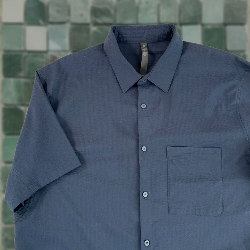 Lululemon Lululemon Street Lite Shirt Men 2XL Navy Blue Wicking SS NWOT Short Sleeve Button-Up Collared, Regular Fit, All Seasons, Pockets, Quick Dry Size US XXL / EU 58 / 5 - 1 Thumbnail