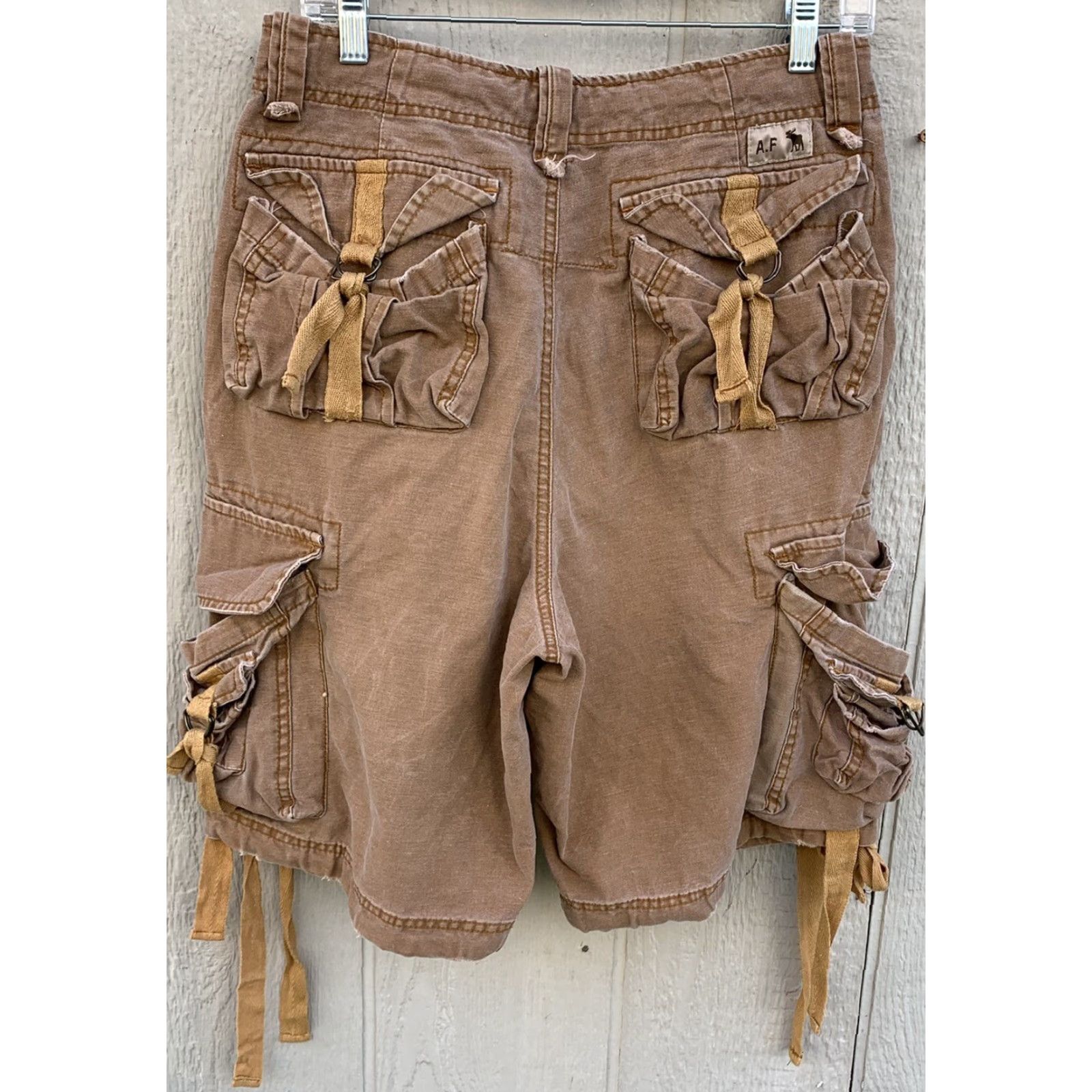 Abercrombie & Fitch Abercrombie & Fitch cargo shorts distessed A&F 1892 Size 28 Men's Cargo Shorts Brown Belt Loops 10 3/4 in Inseam Distressed Casual Daywear 28 Mens Size US 28 / EU 44 - 6 Thumbnail