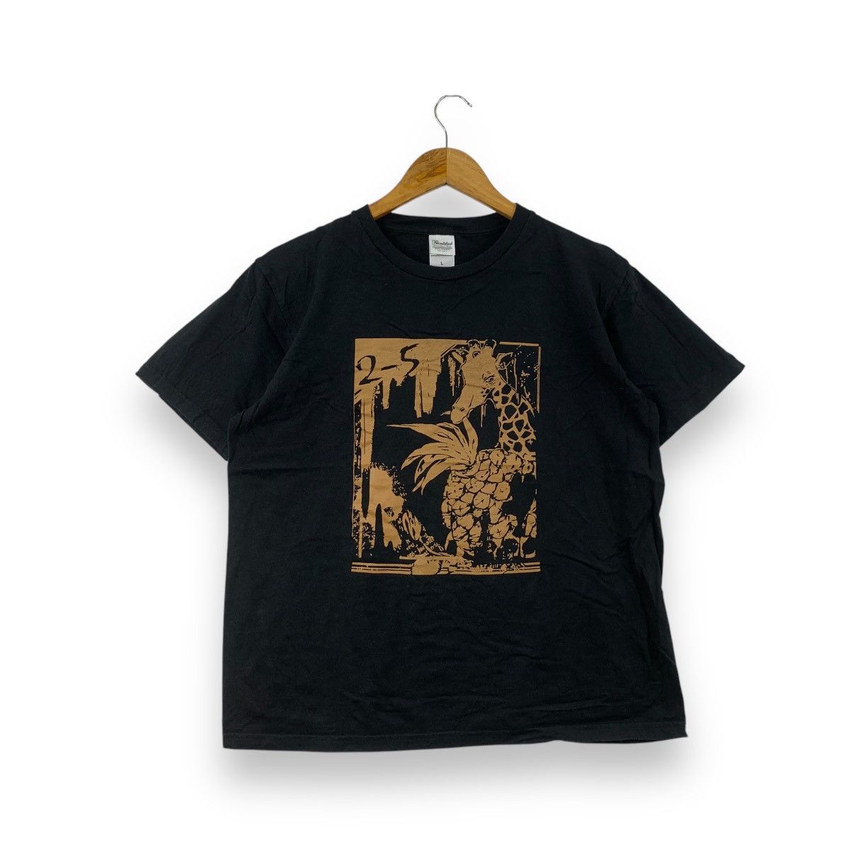 ANIME 25 KARATS Pineapple Mochi Giraffe Manga Tee Shirt