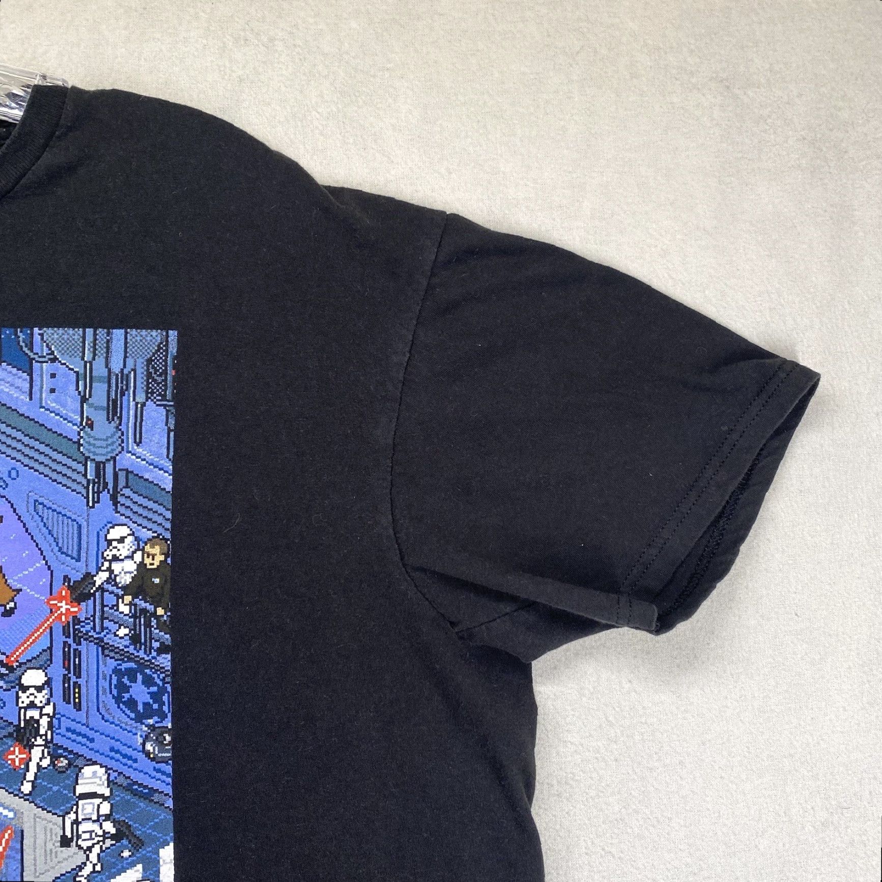 Vintage Star Wars T-Shirt Men Large Darth Vader Graphic 90s Black Cotton Crew Neck Short Sleeve Size US L / EU 52-54 / 3 - 7 Thumbnail