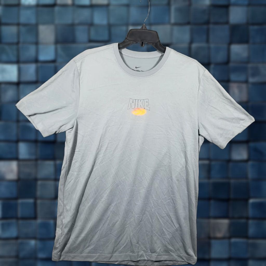 Nike Nike Shirt Adult Medium Gray Dri-FIT Basketball Graphic Tee HF6211-065 Mens Size US M / EU 48-50 / 2 - 1 Thumbnail