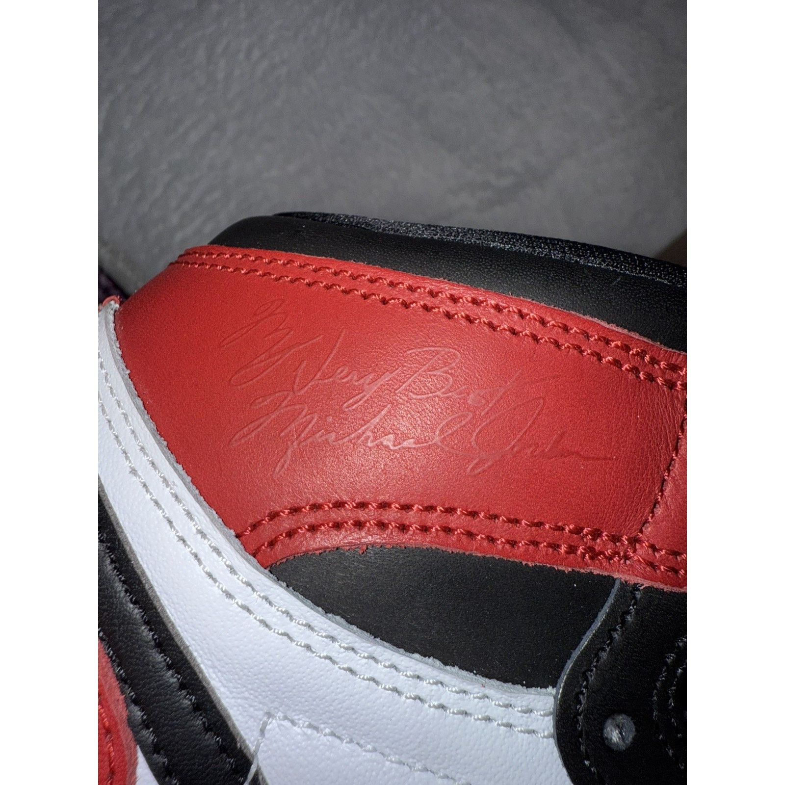 Jordan Brand Nike Air Jordan 1 Retro High OG GS Black Toe Reimagined 6 Y Size US 6 / EU 39 - 4 Thumbnail
