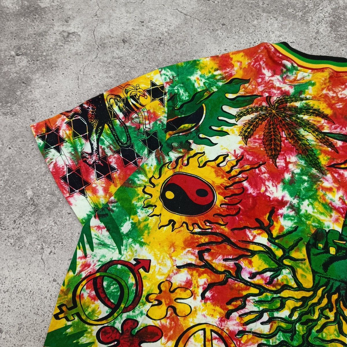 Bob Marley Vintage 90s Bob Marley AOP tee rasta Piece reggie y2k rare Size US XL / EU 56 / 4 - 7 Thumbnail