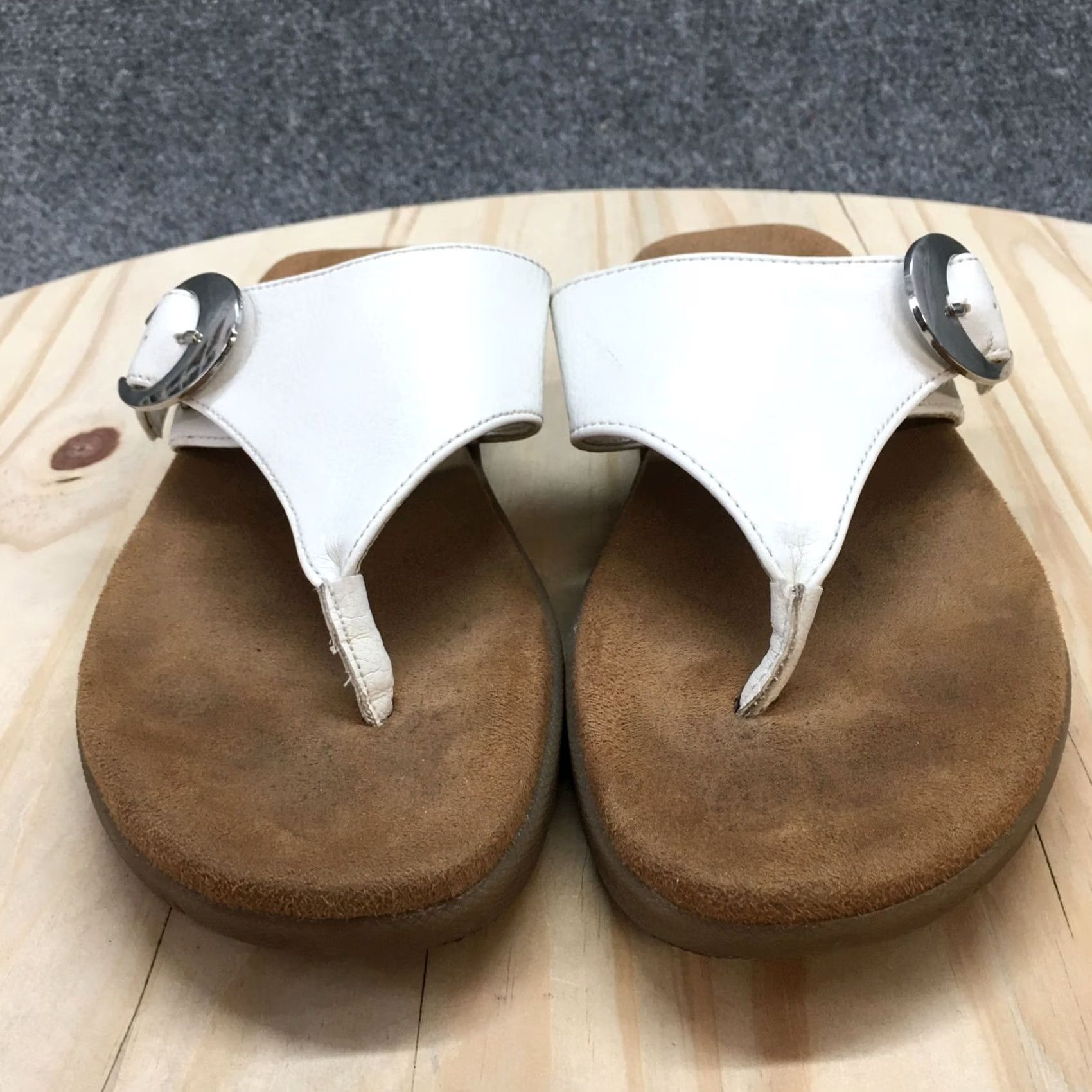 Vintage Aerosoles Sandals Womens 8 M Wipline Thong White Faux Leather Slip On Buckle Size US 8 / IT 38 - 4 Thumbnail