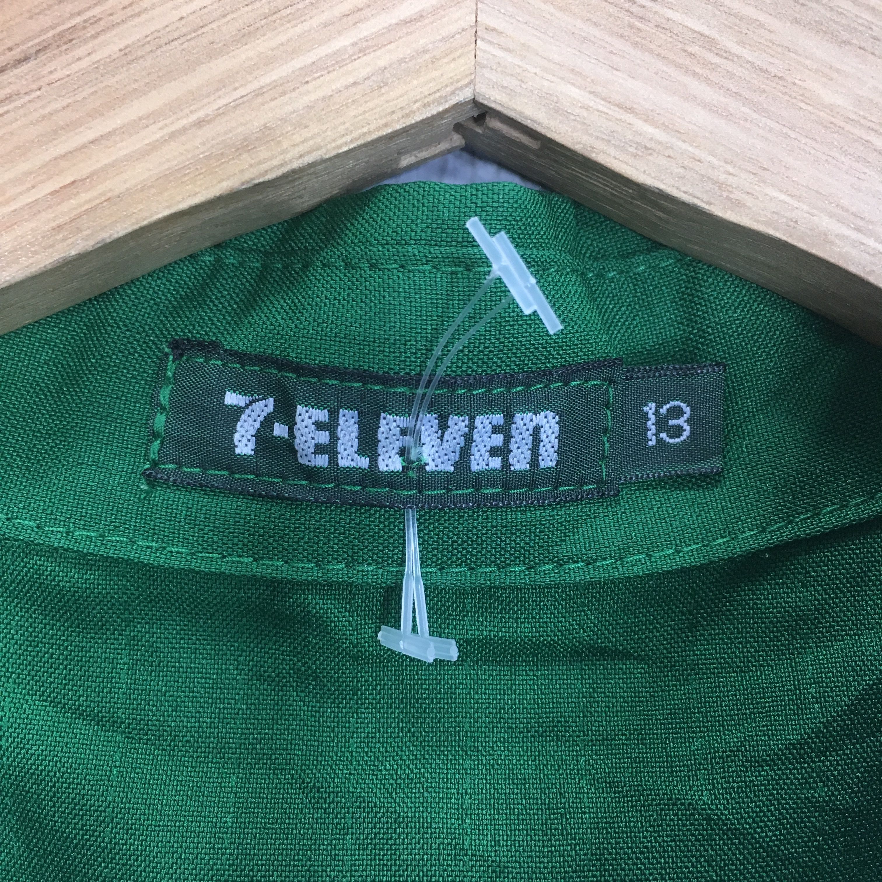 Japanese Brand Vintage 7-Eleven Convenience Store Workers Shirt Size US L / EU 52-54 / 3 - 12 Thumbnail