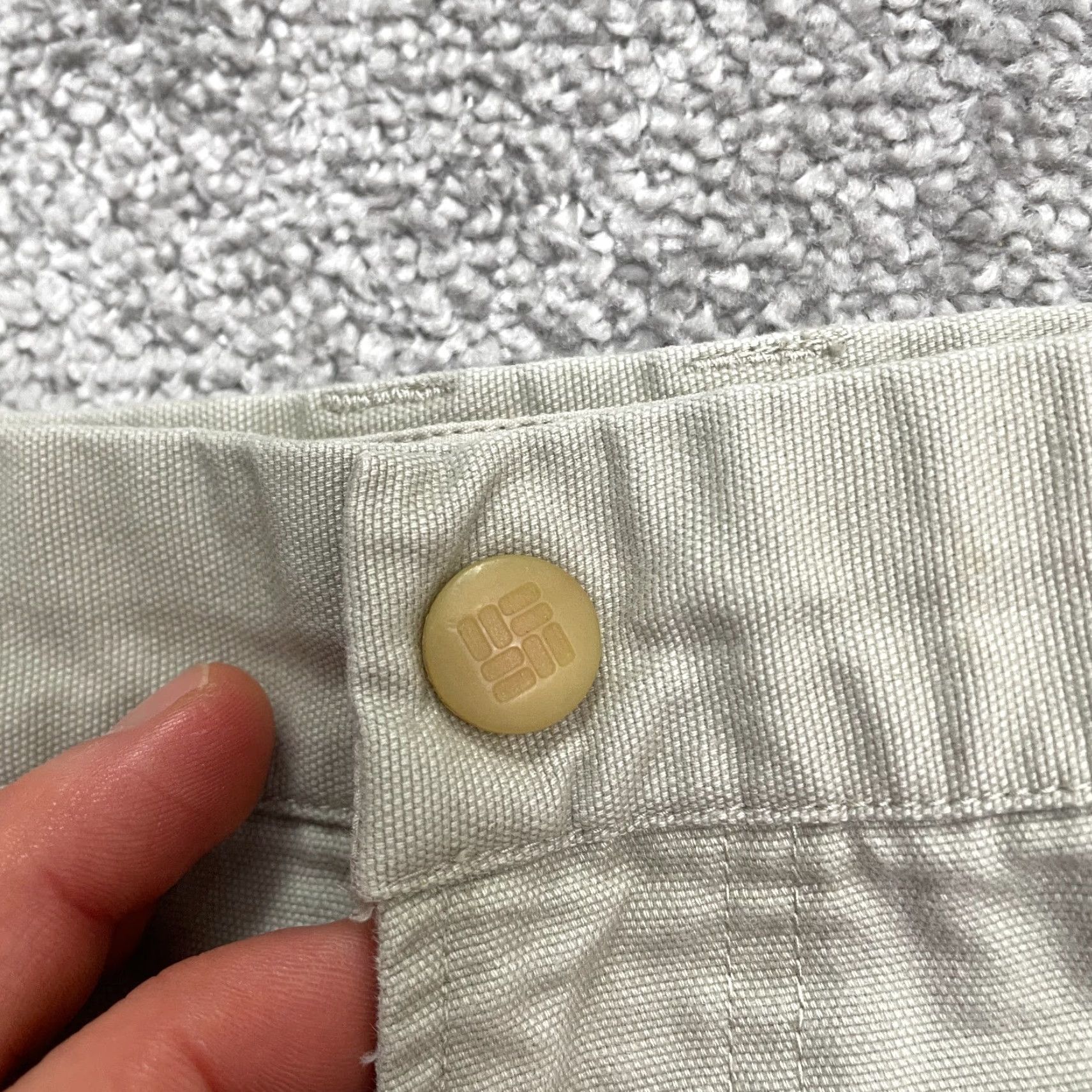 Vintage Columbia Chino Shorts Mens 38 Beige Flat Front 10 Inseam Outdoor Casual Modern Regular Waist 37in Pocket Zipper Snap Button Canvas Cotton Size US 38 / EU 54 - 5 Thumbnail