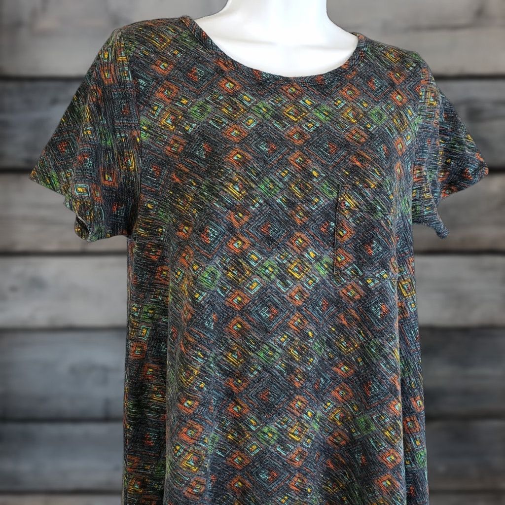 Vintage VINTAGE LuLaRoe Carly Dress XS Gray Geometric Short Sleeve Womens Dress Midi Hi-Low 64% cotton blend Casual Size 26" / US 2 / IT 38 - 1 Thumbnail
