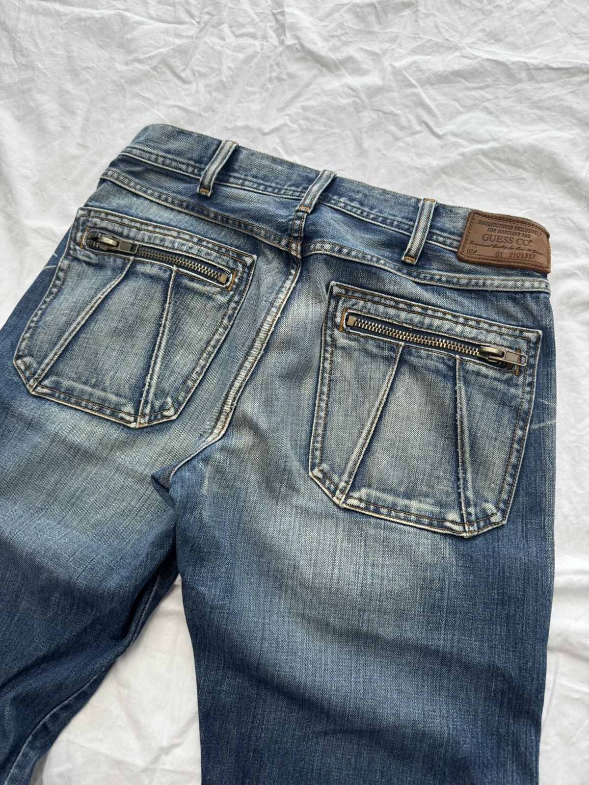 Vintage Vintage ERD Style Low Waisted Flair Guess Dark Wash Jeans Size US 30 / EU 46 - 6 Thumbnail