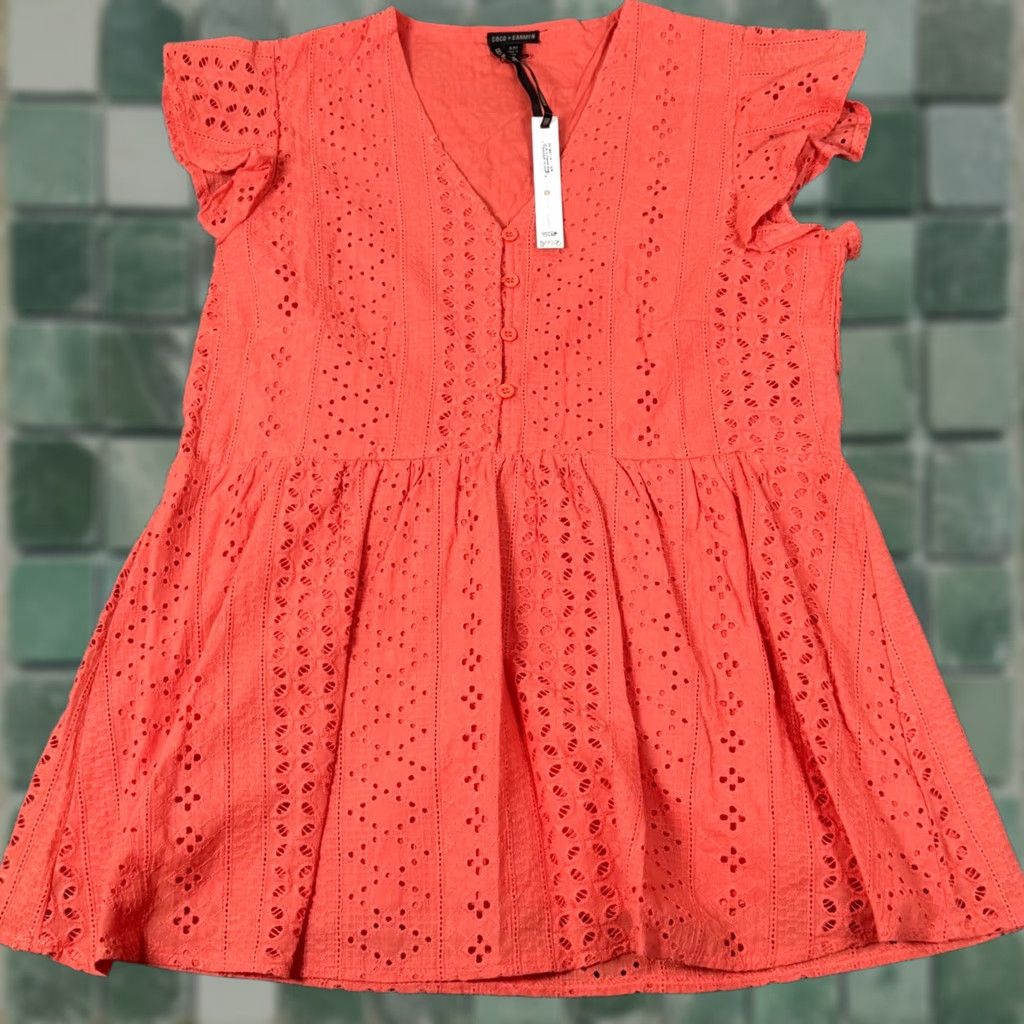 Vintage Coco Carmen Eyelet Tunic V-Neck Button Front Ruffle Flutter Sleeve Coral S/M Women Beach Bohemian Tunic Size S / US 4 / IT 40 - 1 Thumbnail