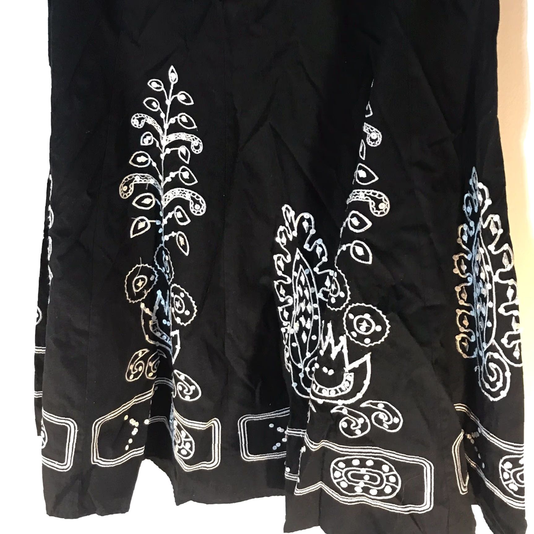 Vintage Allison Taylor Women's Skirt Midi Flare Sequin Embroidered 100% Cotton Size 4 Black/White EUC Women Size 27" / US 4 / IT 40 - 2 Thumbnail