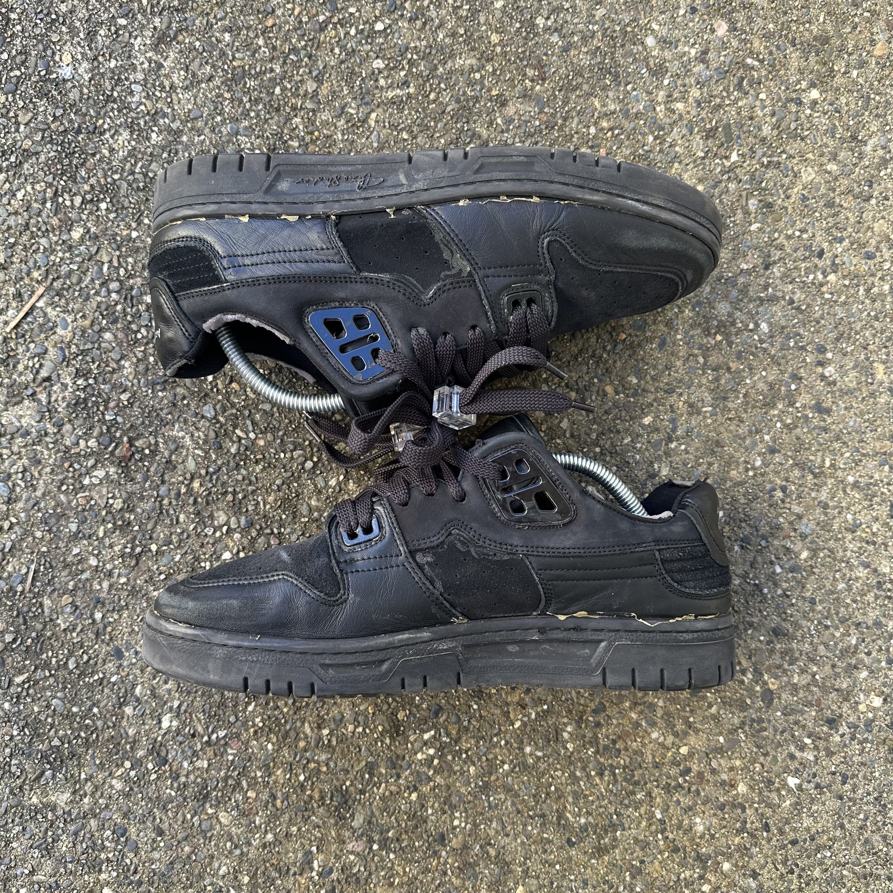 Acne Studios Acne Studios Distressed Basket Sneaker Size US 10 / EU 43 - 2 Thumbnail