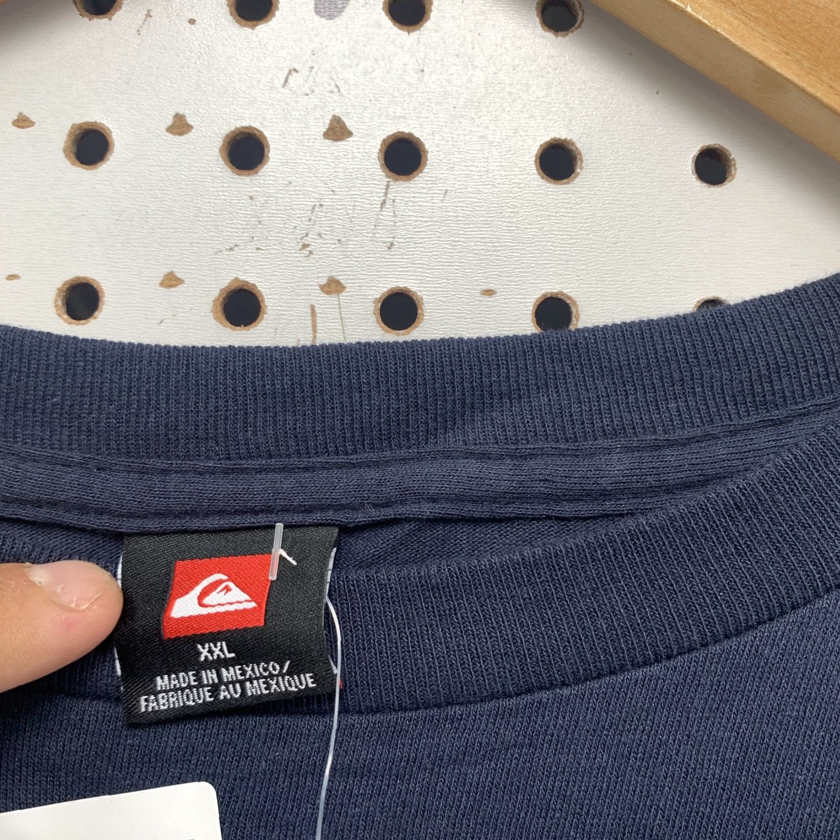 Quiksilver VINTAGE Quiksilver Shirt 2XL XXL Solid Navy Blue Surfer Short Sleeve Crew Neck NWT Mens 2000s Size US XXL / EU 58 / 5 - 2 Thumbnail