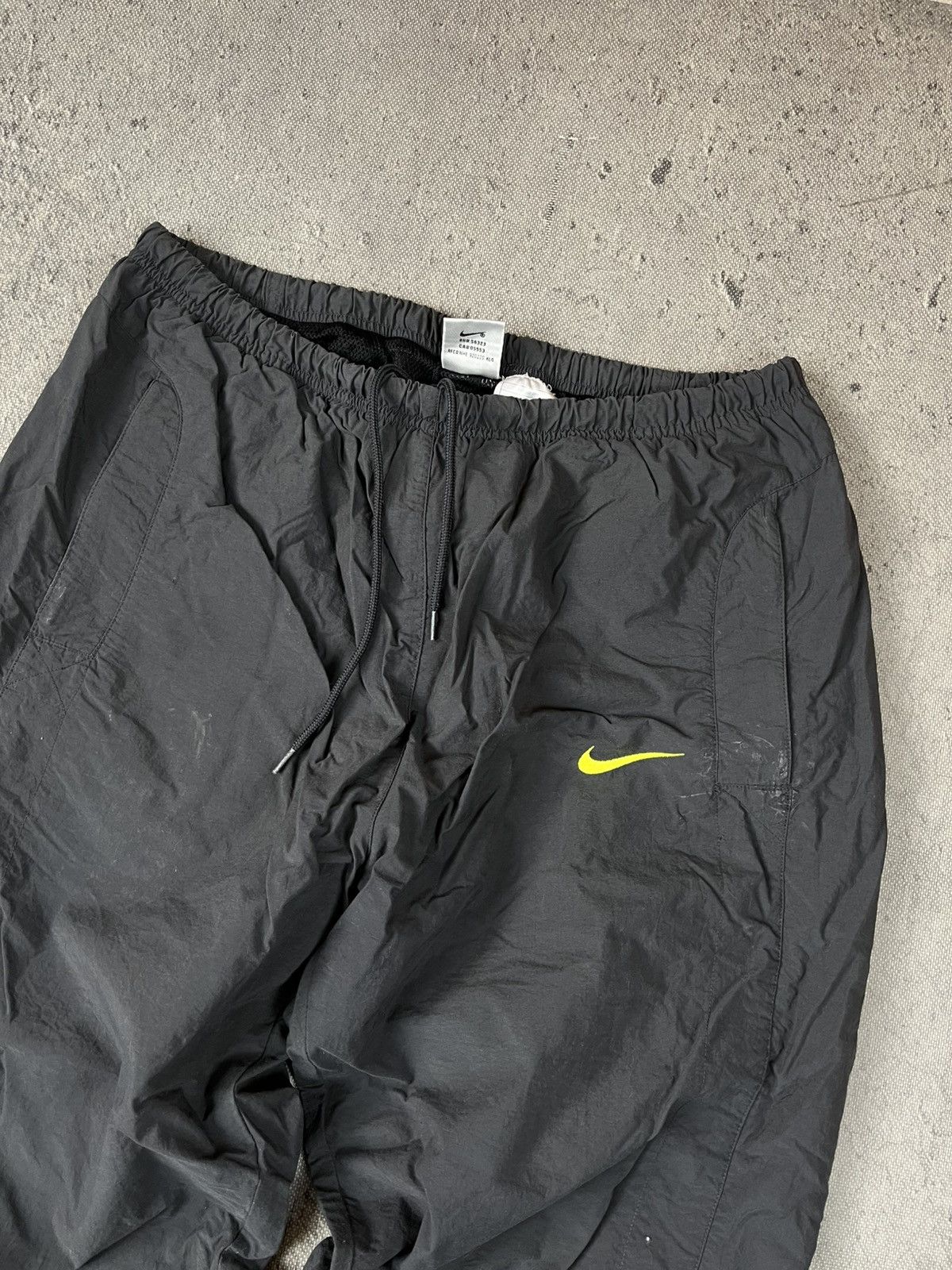 Nike × Vintage Nike - grey loose fit swoosh trackpants Size US 34 / EU 50 - 2 Thumbnail