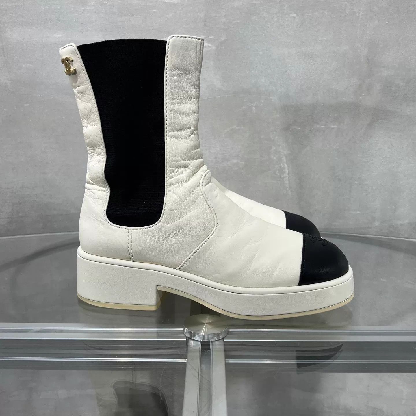 Chanel Chanel Black & White Lambskin Short Boots 37 Size US 6.5 / IT 36.5 - 4 Thumbnail