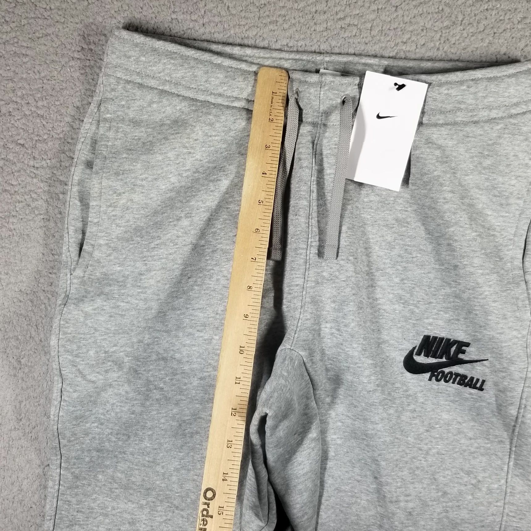 Nike VINTAGE Nike Sportswear Club Fleece Joggers Small Football Swoosh Gray Sweatpants Size US 29 - 7 Thumbnail