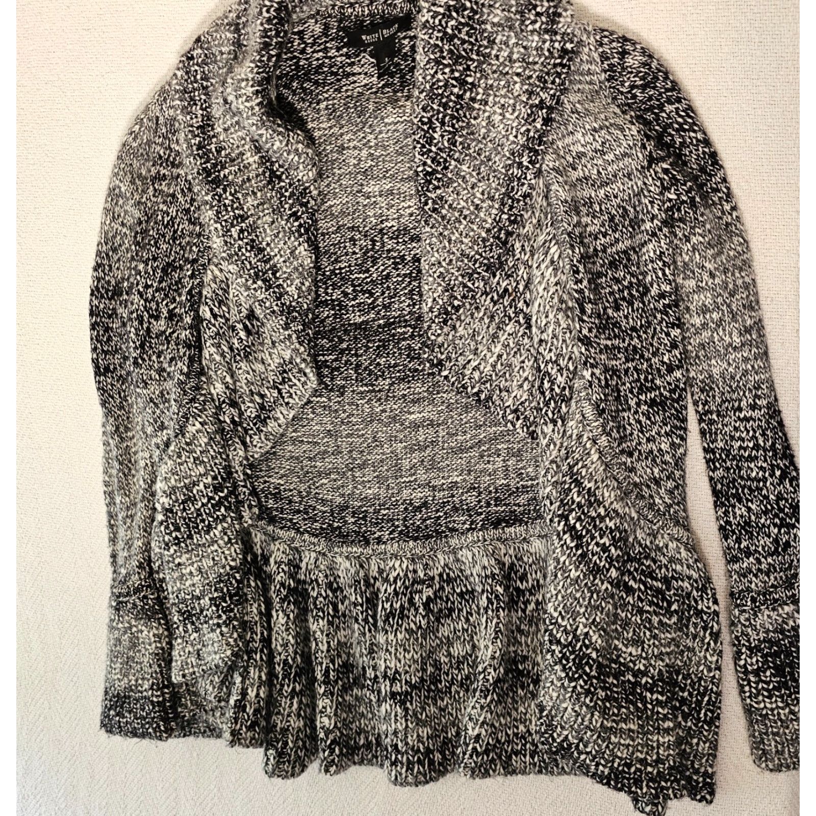 White House Black Market White House Black Market Cardigan Wool Blend Chunky Knit Sweater Size S Gray Bell Sleeve Knit Ruffle, Regular Womens, Solid, Sweater Size S / US 4 / IT 40 - 6 Thumbnail