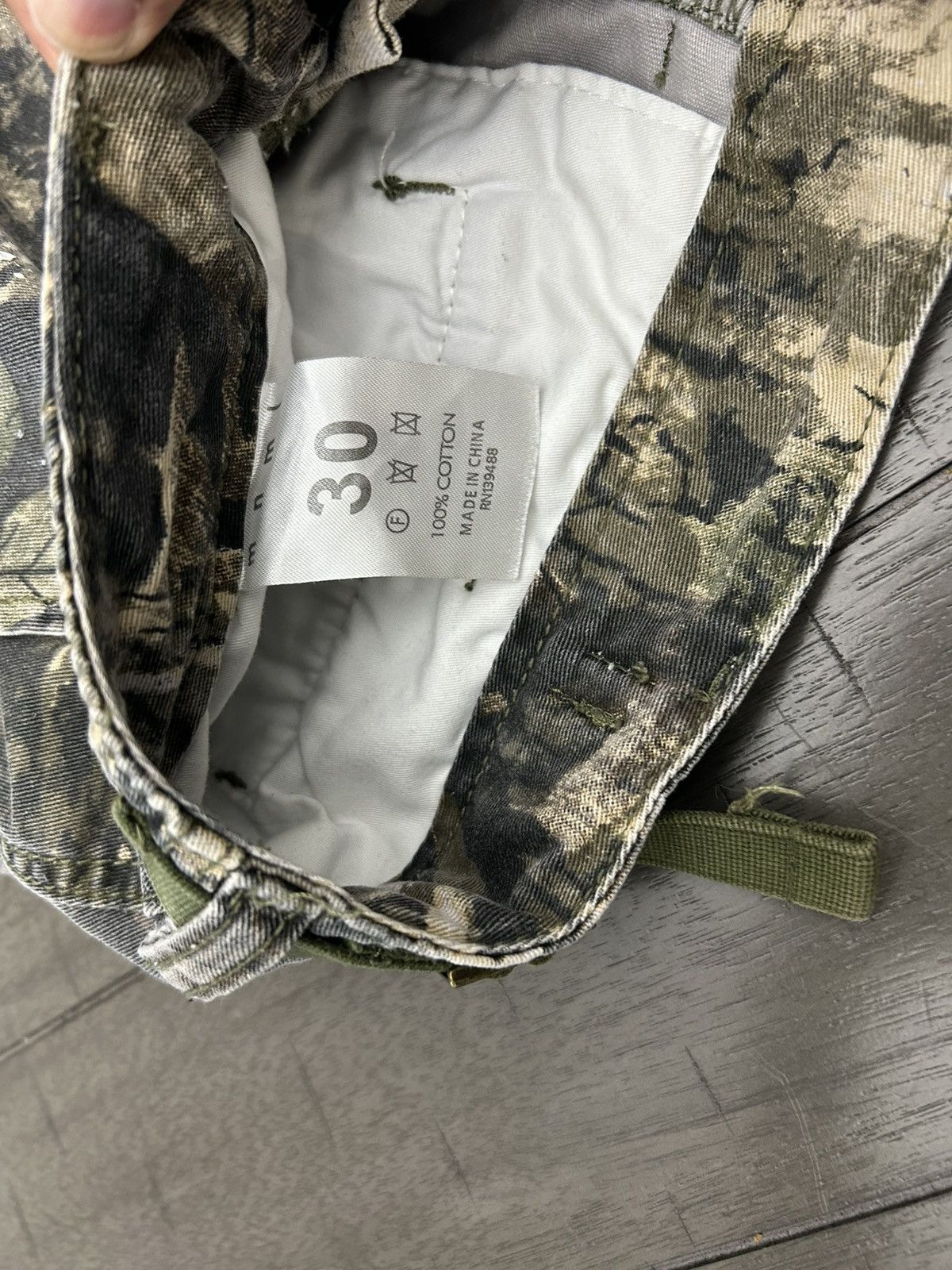 Other Camo Cargo Shorts Size US 30 / EU 46 - 2 Thumbnail
