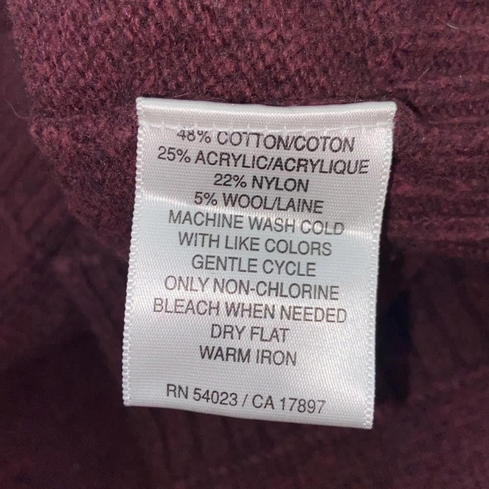 Old Navy Old Navy l V-Neck Fitted Sweater Size Medium Size US M / EU 48-50 / 2 - 8 Thumbnail