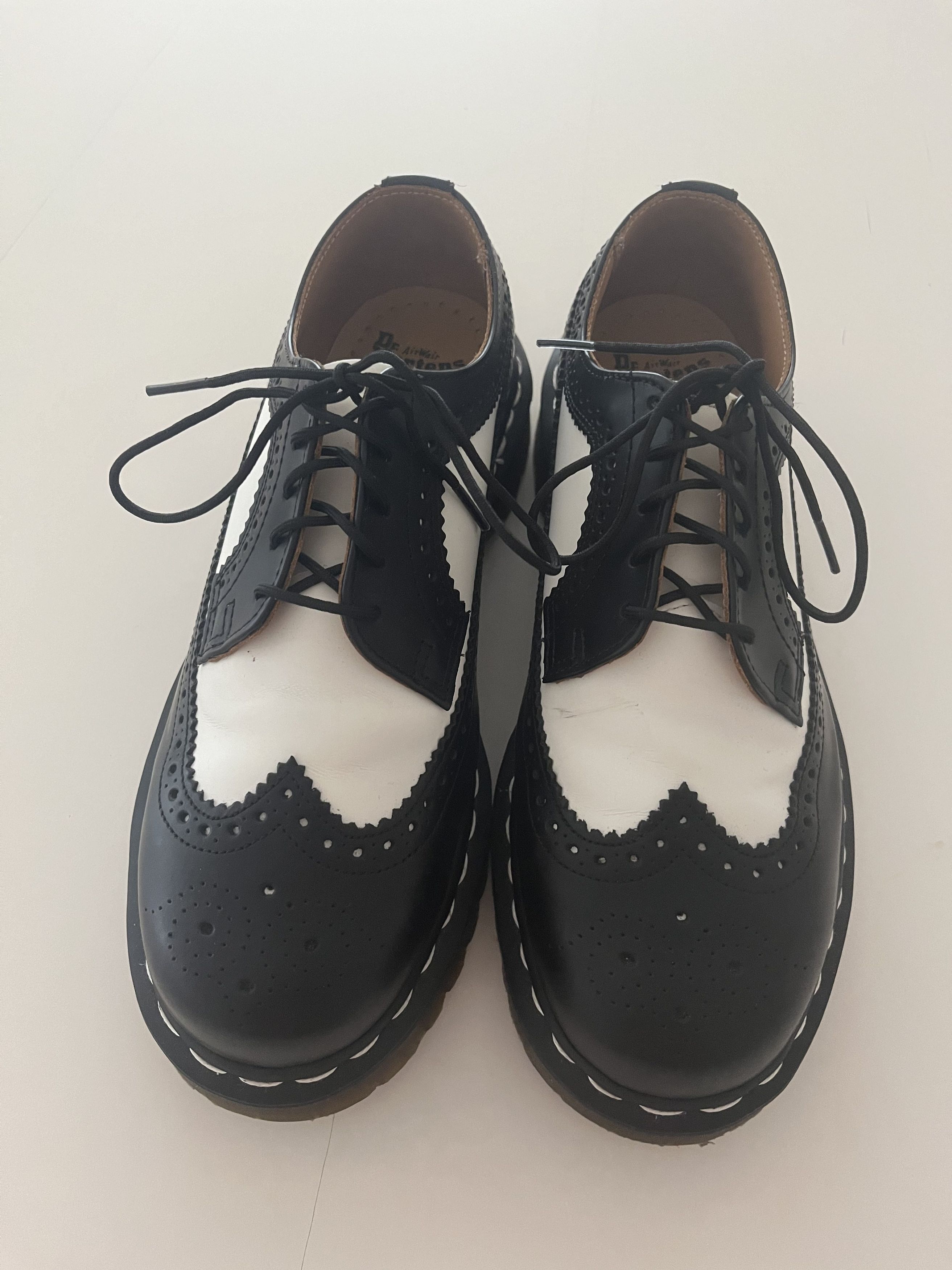 DOC MARTEN 3989 BEX SMOOTH LEATHER BROGUE SHOES WOMENS