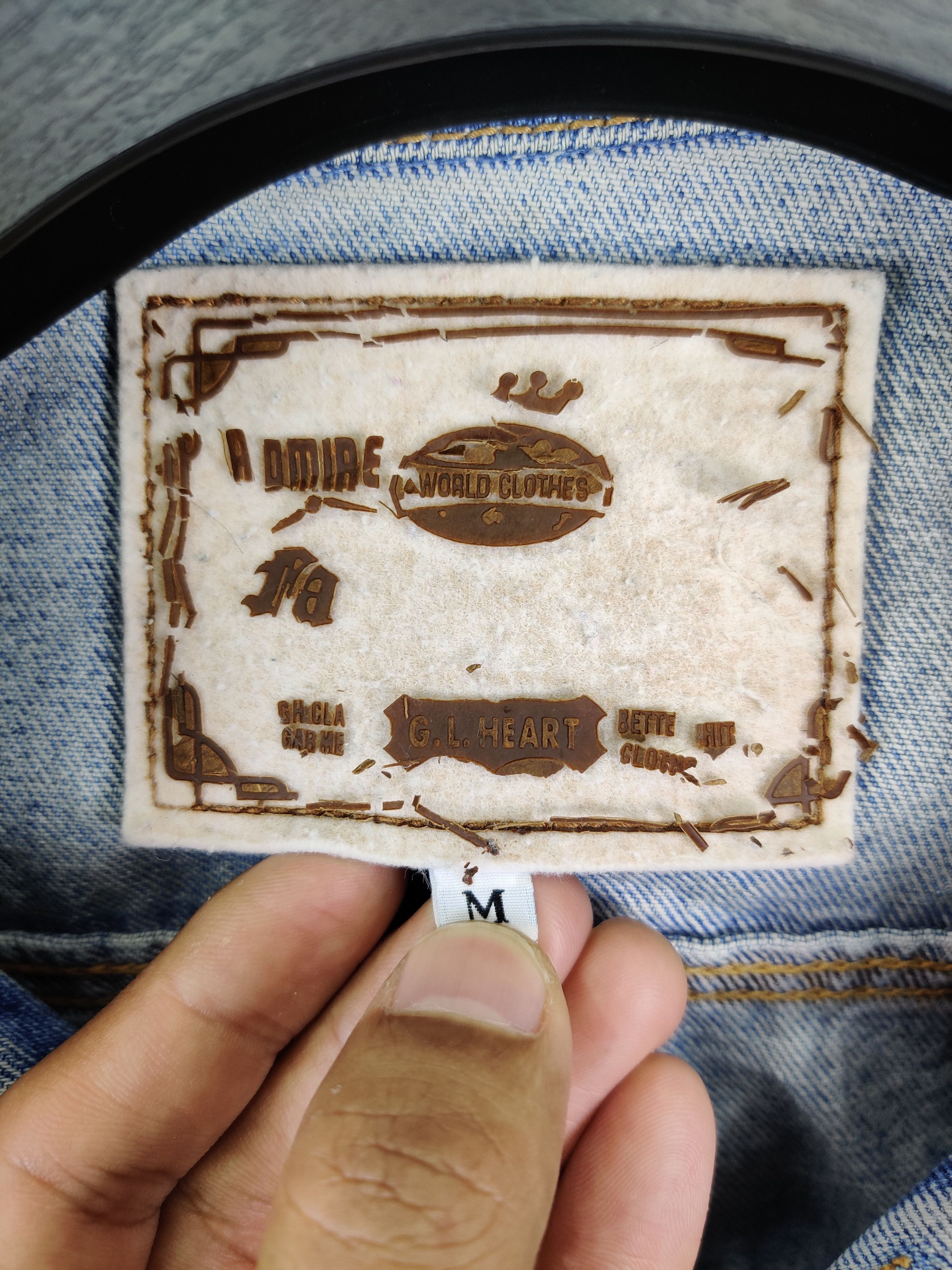 Japanese Brand Vintage G.L Heart Distressed Trucker Denim Jacket Size US M / EU 48-50 / 2 - 15 Thumbnail