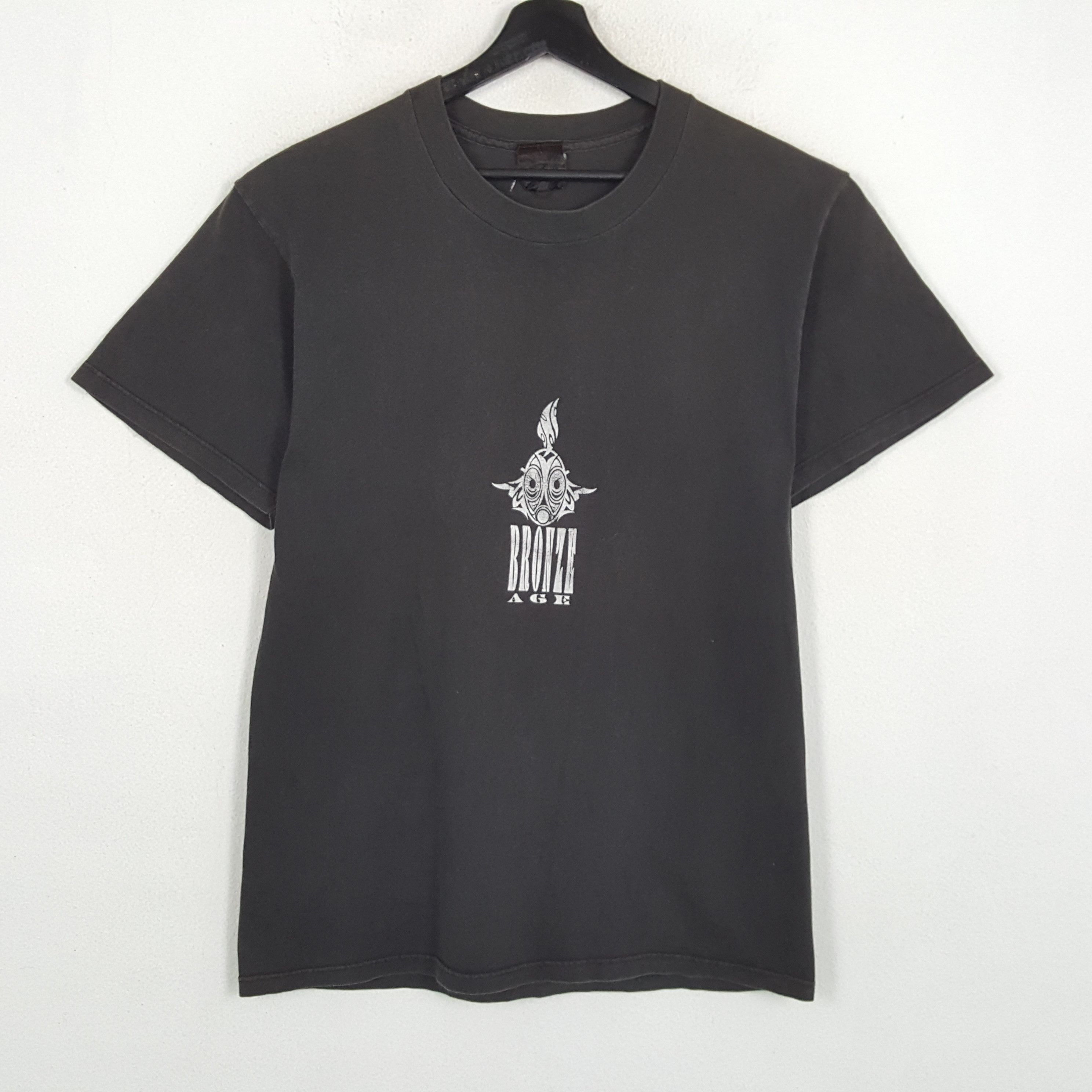 Vintage BRONZE AGE Surfing Style Skulls Design Vintage Tshirt Size US M / EU 48-50 / 2 - 3 Thumbnail
