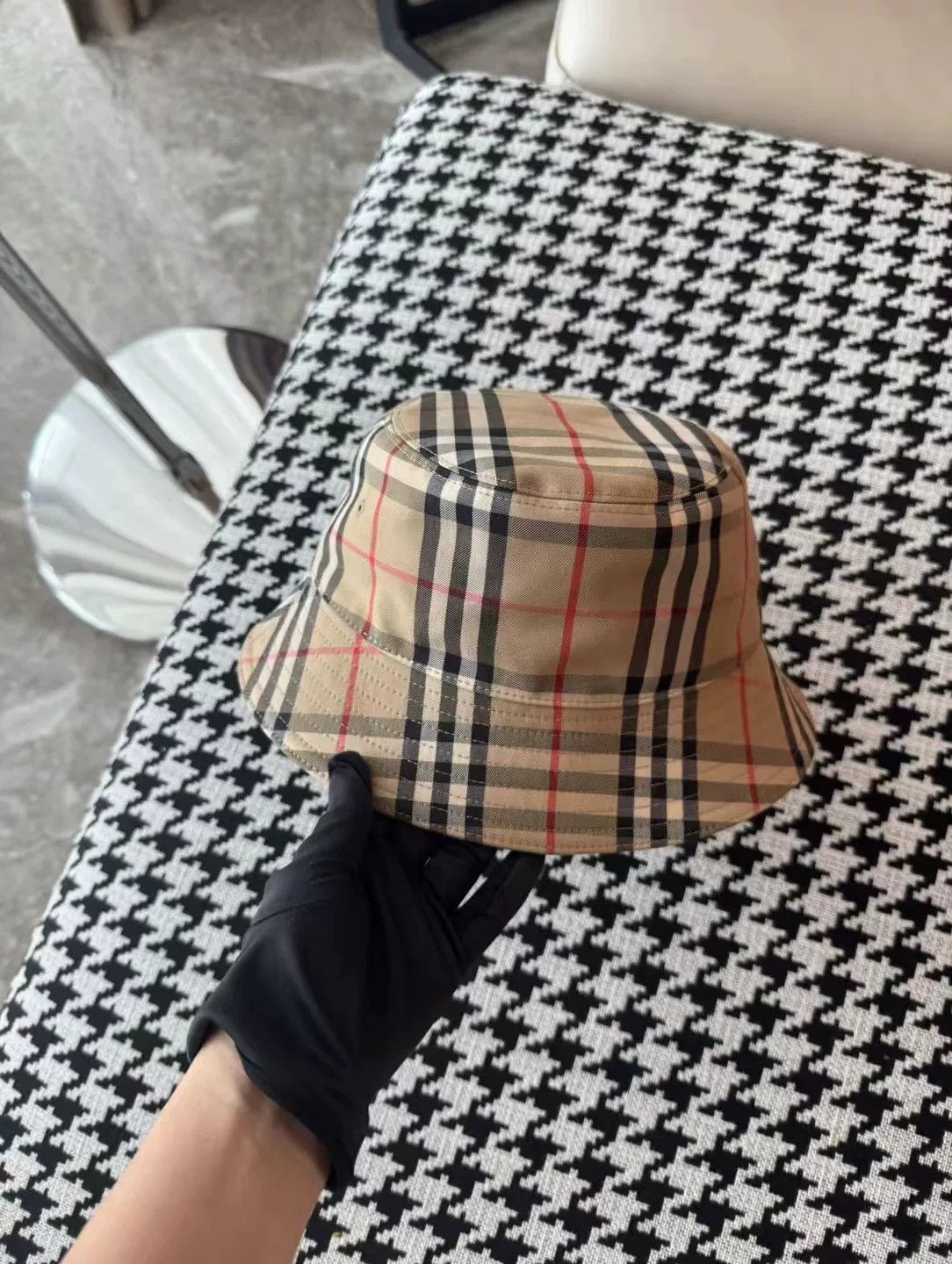 Burberry Burberry Classic Check Bucket Hat Size ONE SIZE - 1 Thumbnail