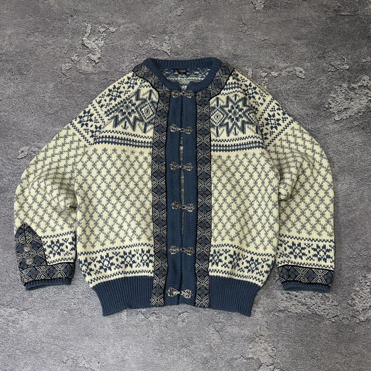 Dale Of Norway DALE of NORWAY Clasp Cardigan Sweater Nordic Snowflake M Sz Size US M / EU 48-50 / 2 - 1 Thumbnail