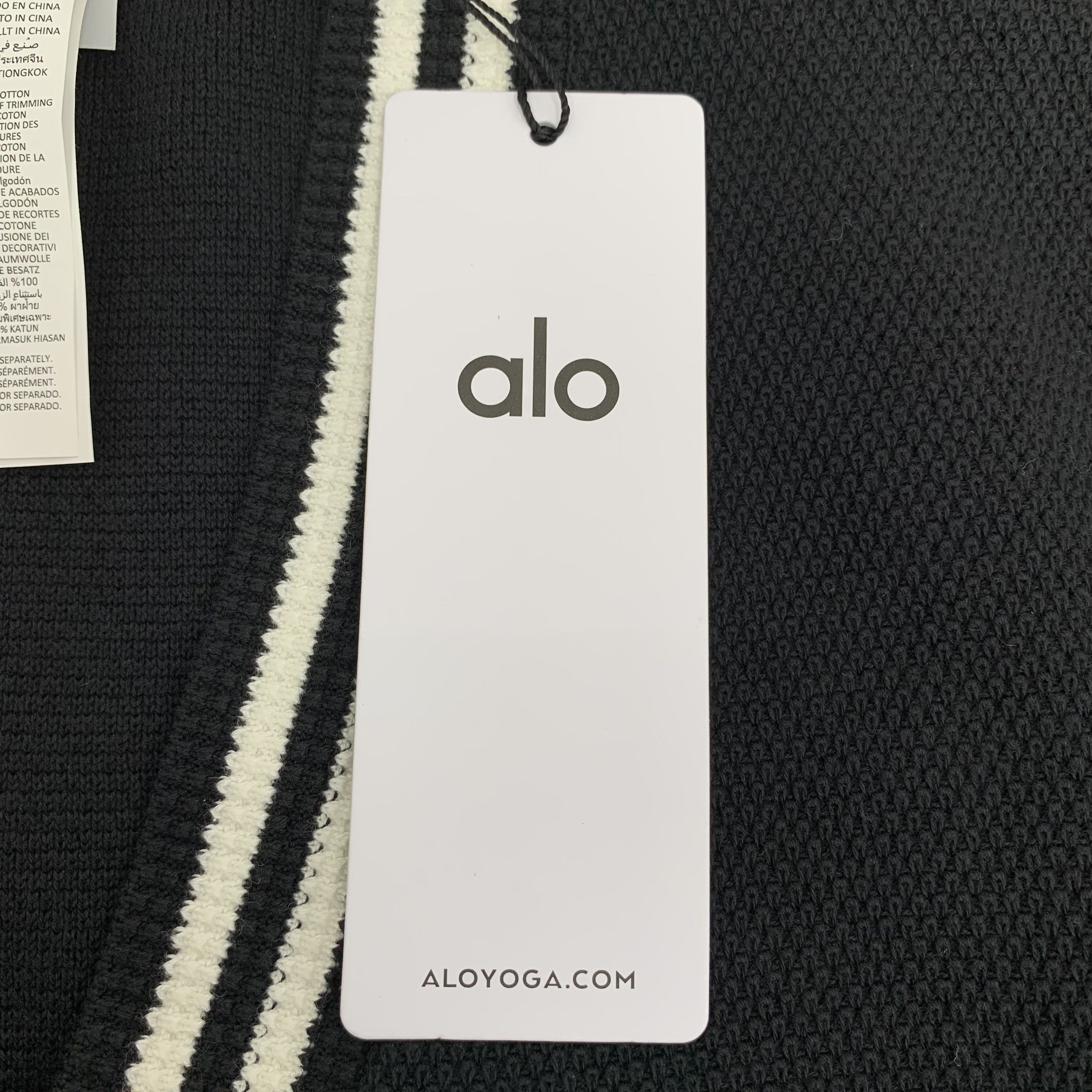 Alo Yoga Alo Yoga Stripe V-Neck Cardigan Black (S) Size S / US 4 / IT 40 - 7 Thumbnail