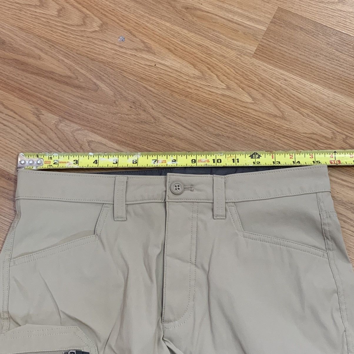 Eddie Bauer Sz 30- Eddie Bauer Rainer Shorts (Tan) Size US 30 / EU 46 - 2 Thumbnail