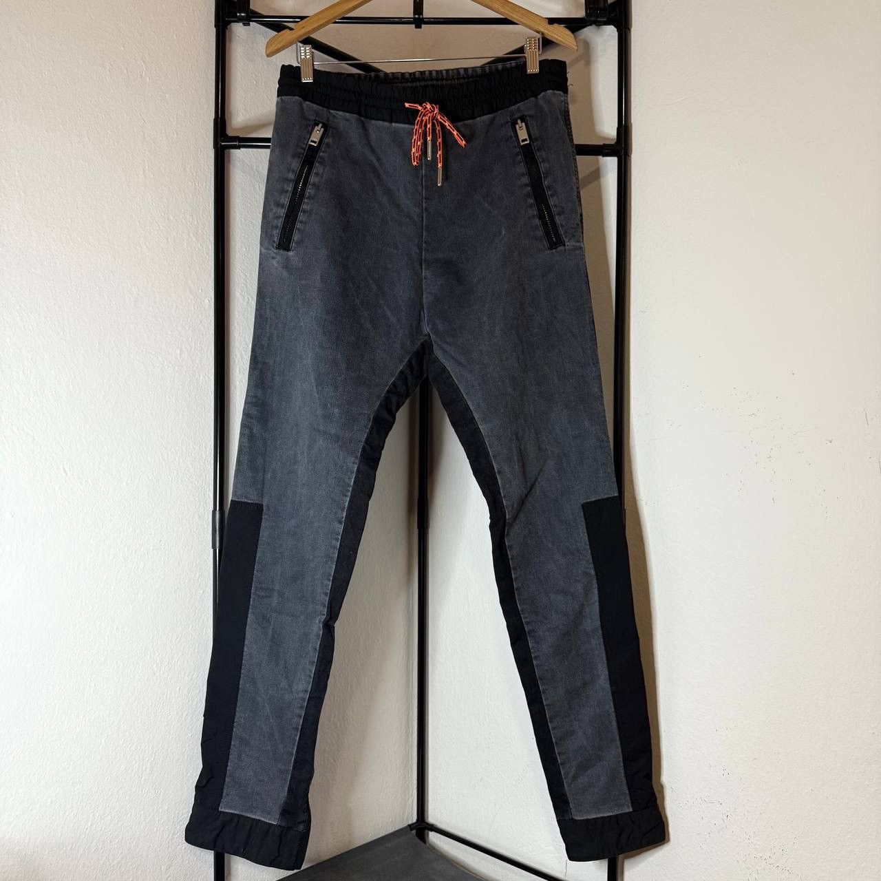 Diesel Vintage Diesel D-Eley JoggJeans Joggers Rare DenimSweetpants Size US 30 / EU 46 - 1 Thumbnail