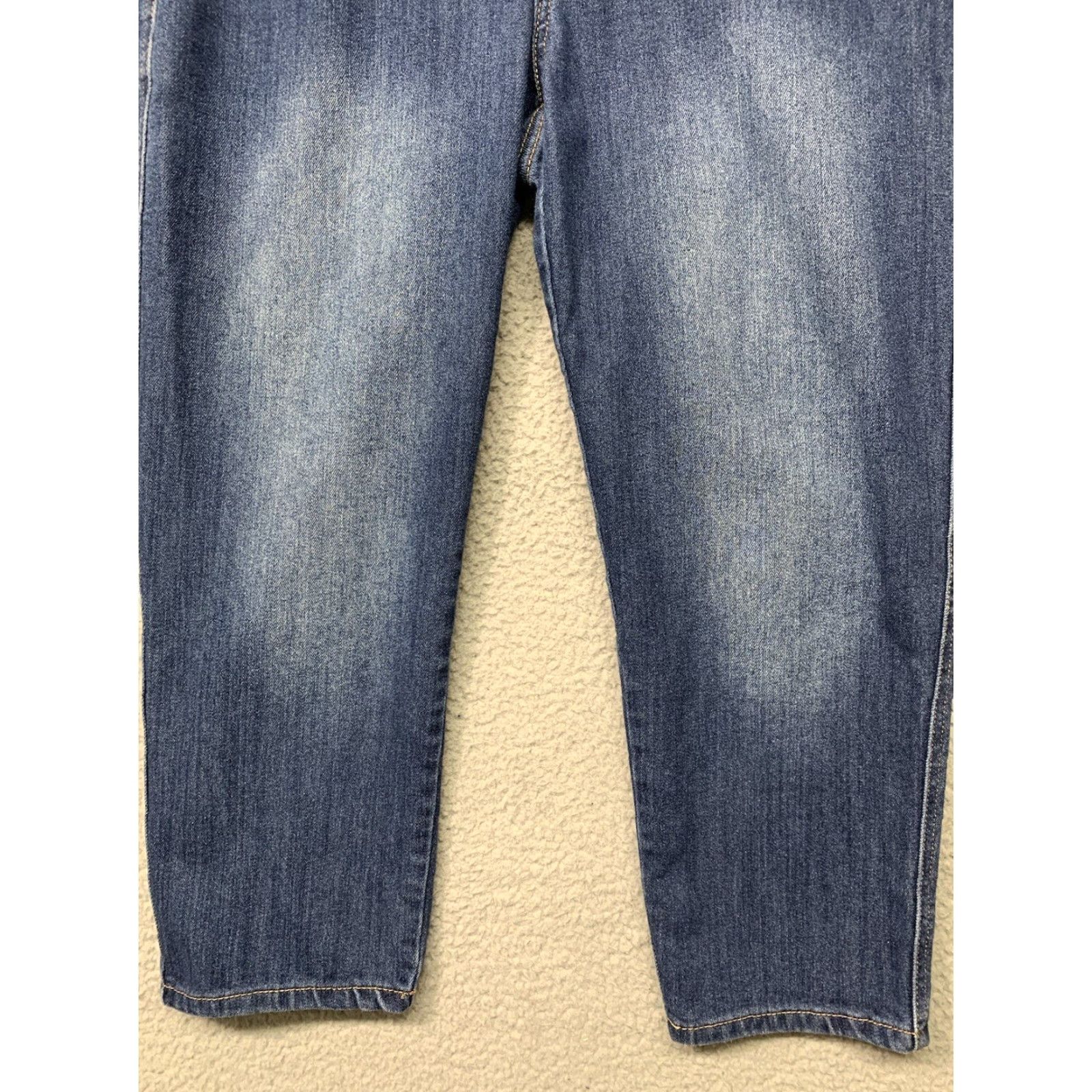 Vintage Phat Fashions Denim Capris Women’s Size 11 Blue Stretch Buckles Silver Label Capris Women’s Size 11 Blue Stretch Buckles Silver Label Size ONE SIZE - 3 Thumbnail