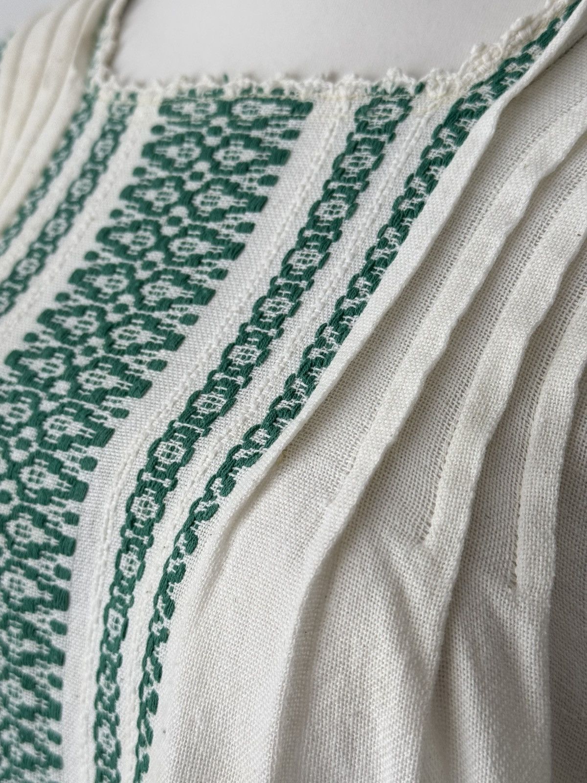 Japanese Brand × Vintage Antique Ukrainian Traditional Women’s ‘Vyschyvanka’ Shirt Size M / US 6-8 / IT 42-44 - 4 Thumbnail
