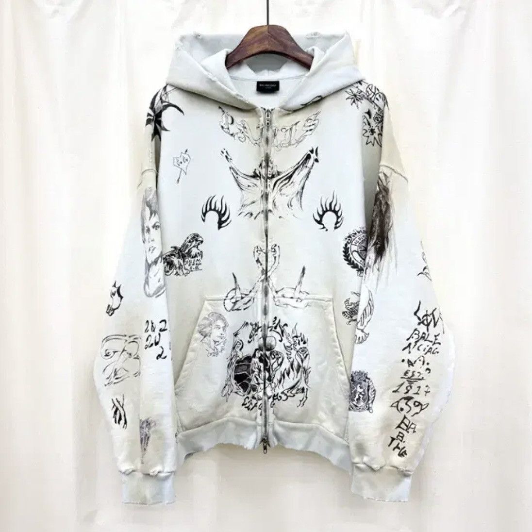 Balenciaga Balenciaga Distressed Tattoo Zip Hoodie Size US L / EU 52-54 / 3 - 2 Thumbnail