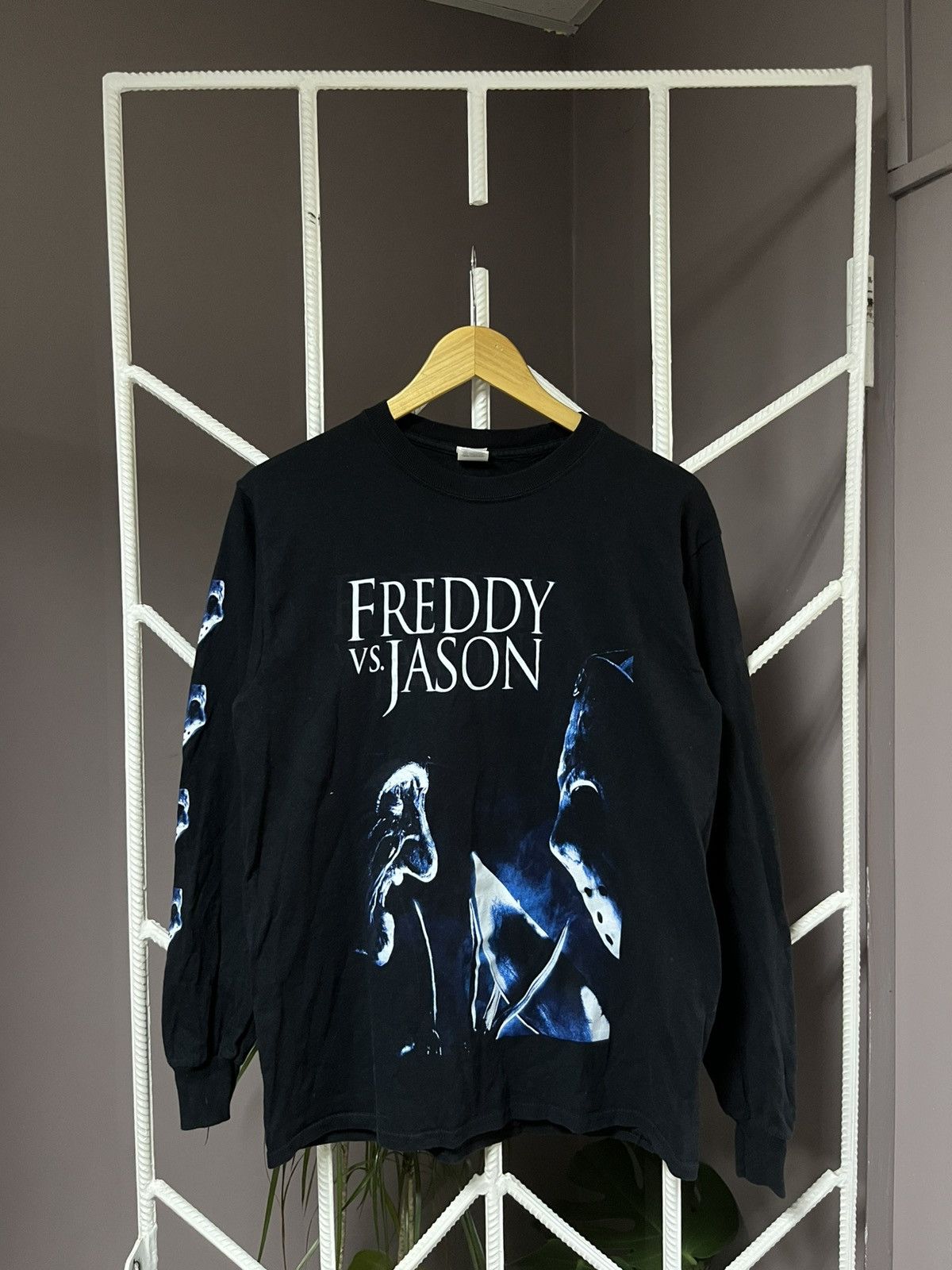 Vintage Vintage Rare Freddy vs Jason Longsleeve Tee Size US M / EU 48-50 / 2 - 1 Thumbnail