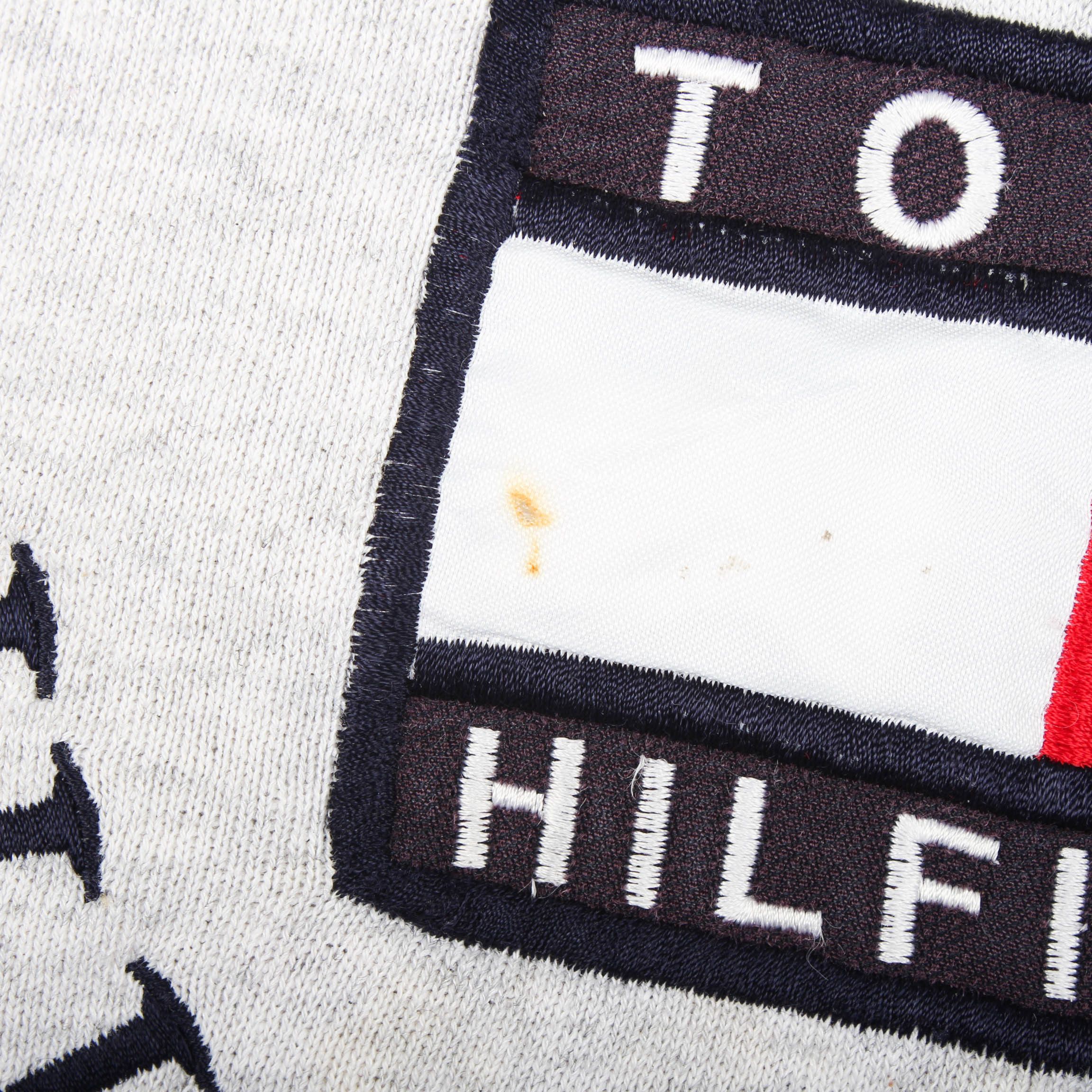Tommy Hilfiger Tommy Hilfiger Crewneck Sweatshirt Big Logo 90s Size US XL / EU 56 / 4 - 8 Thumbnail