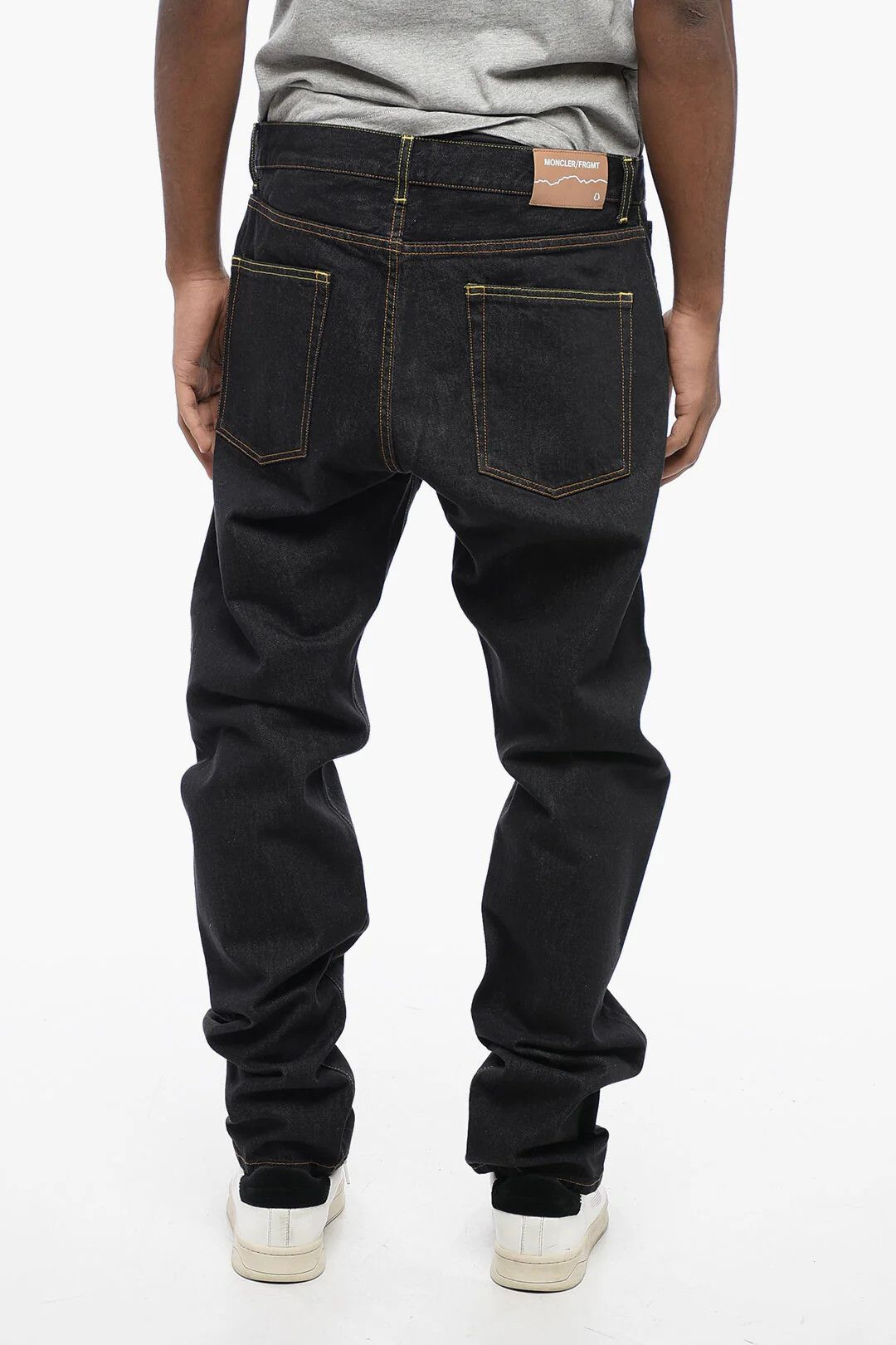 Moncler og1mm0426 Regular Fit Ultra Dark Wash Denim in Blue Size US 34 / EU 50 - 2 Thumbnail