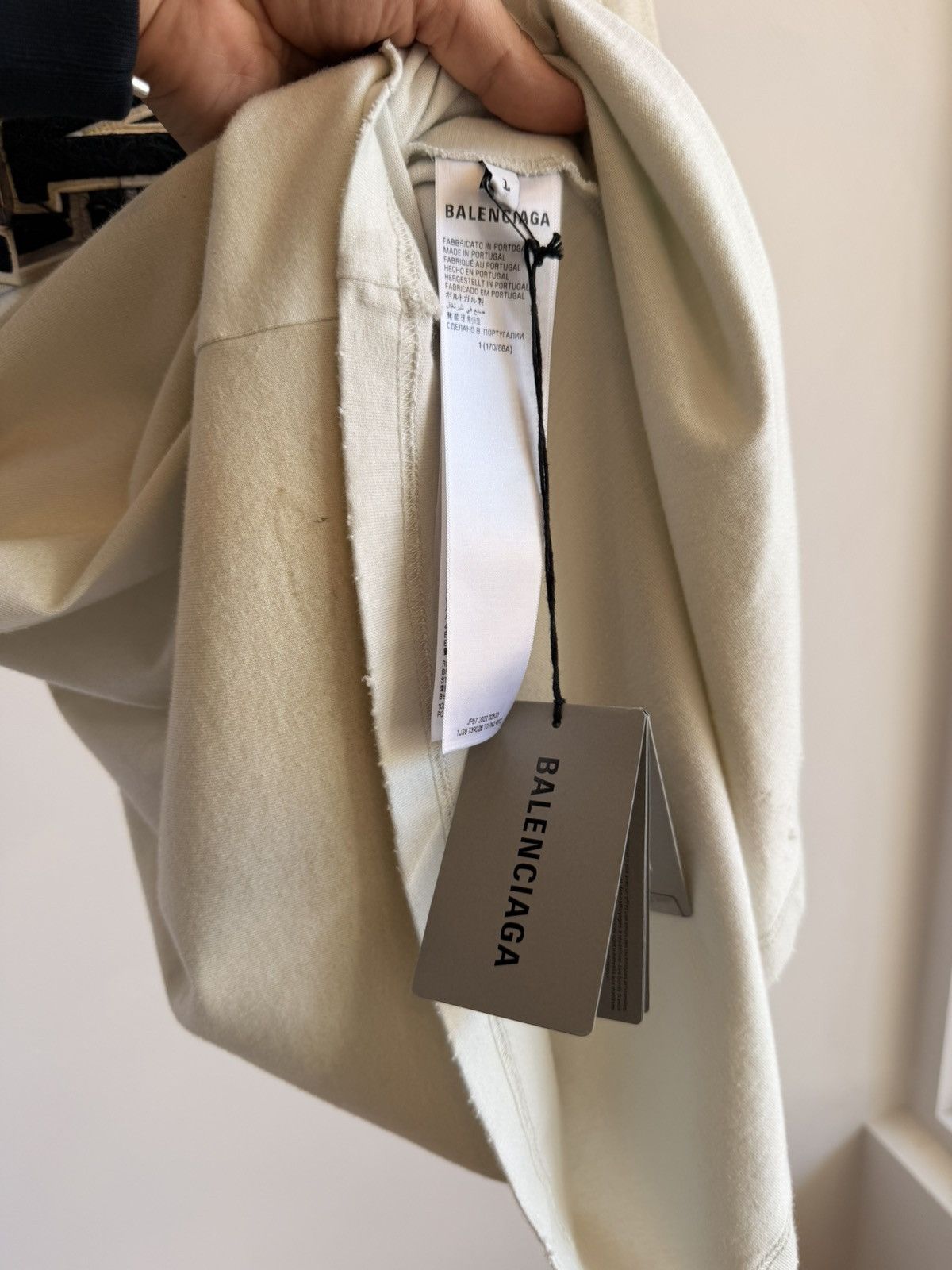 Balenciaga BALENCIAGA Men's Skater T Shirt Oversized In Neutral Size 1 Size US XXS / EU 40 - 16 Thumbnail